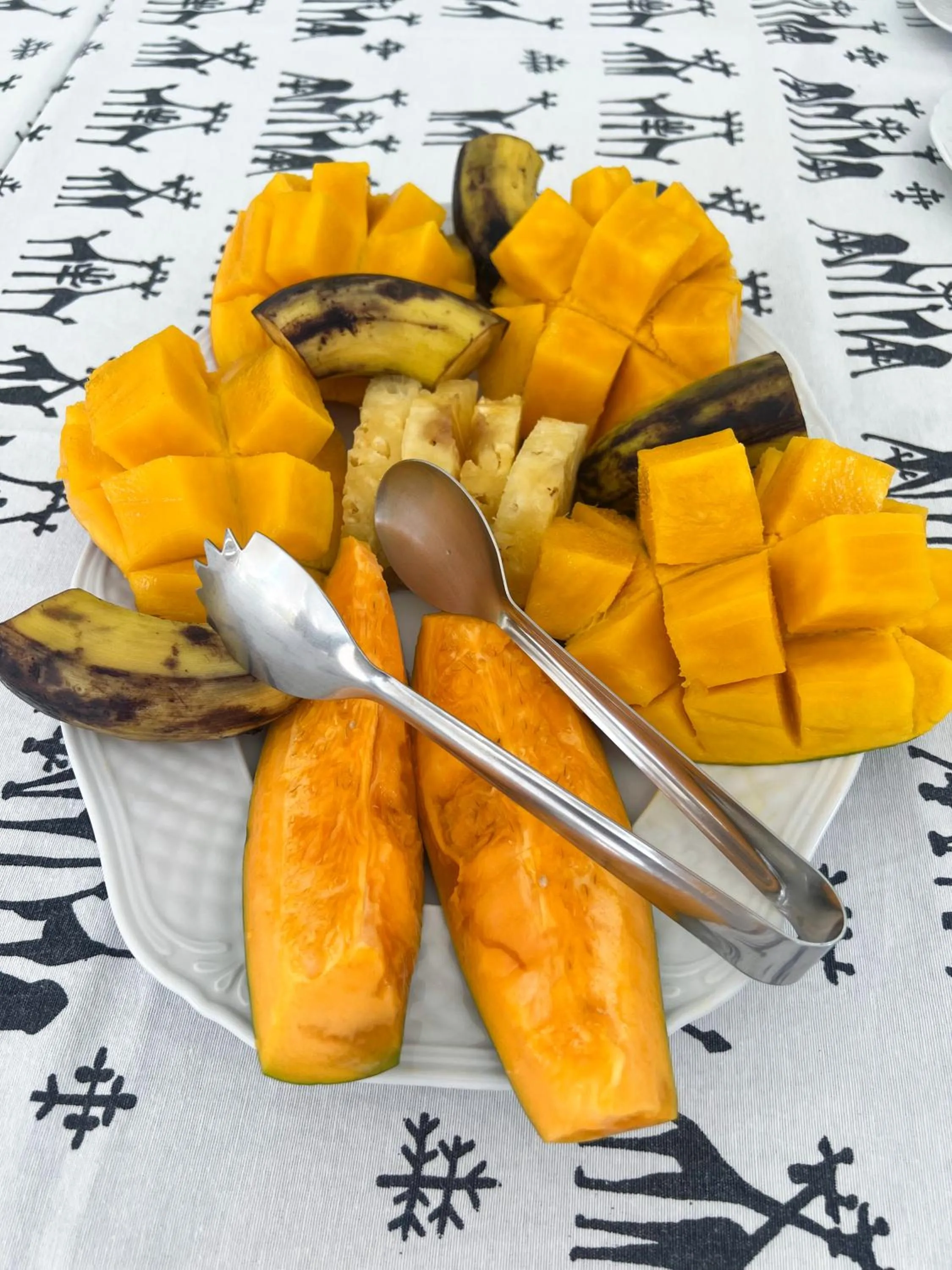 Food in Nyumba Ya Mbuyu