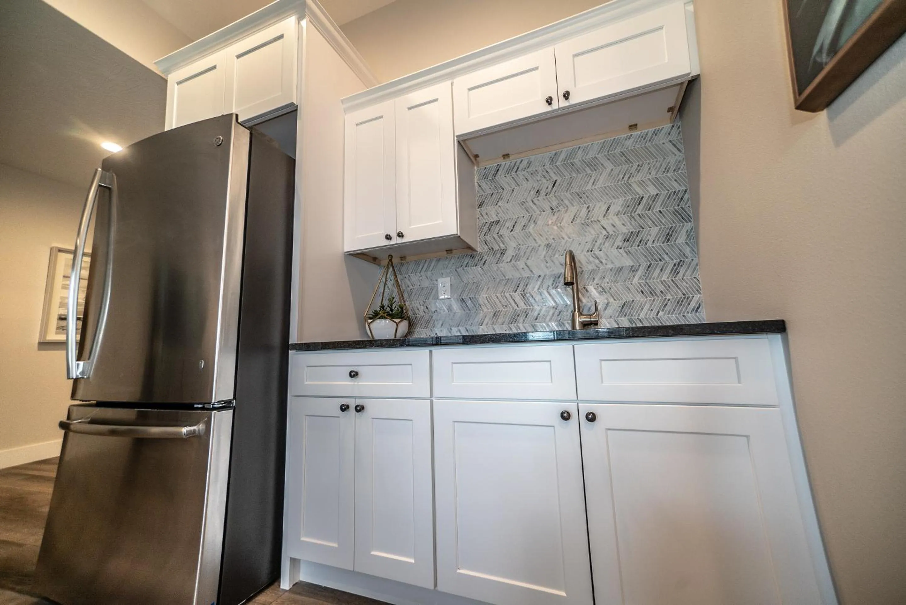 Kitchen or kitchenette in Reunion Lodges at Thousand Hills