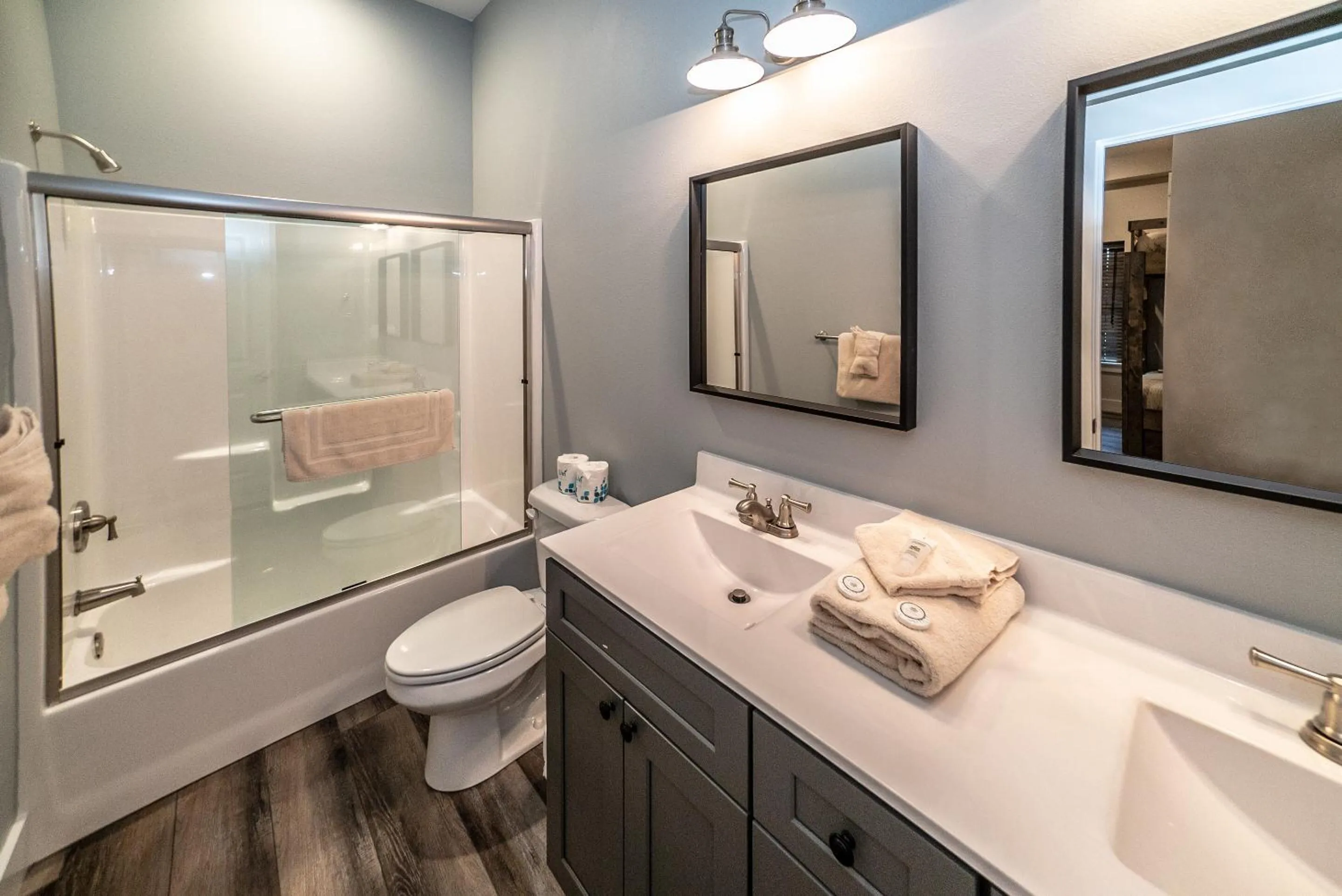 Shower in Reunion Lodges at Thousand Hills