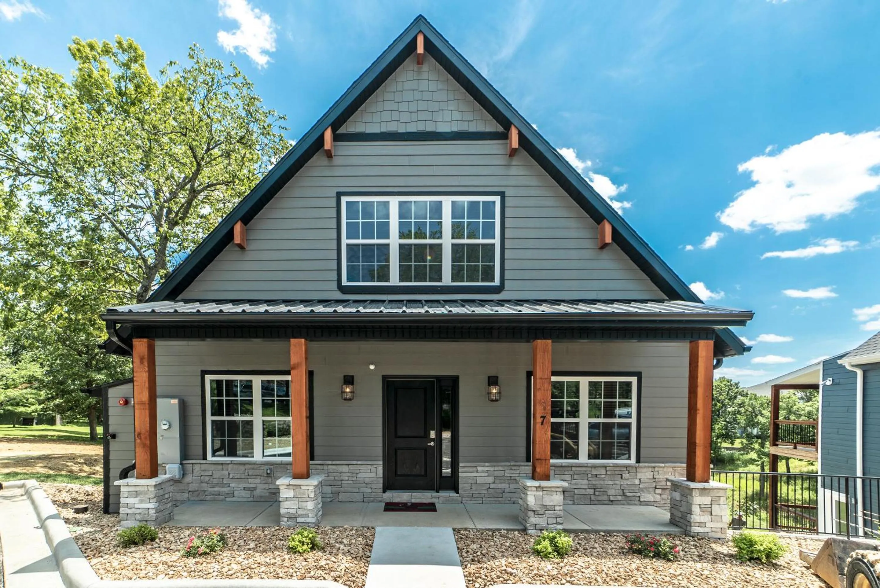 Property building in Reunion Lodges at Thousand Hills