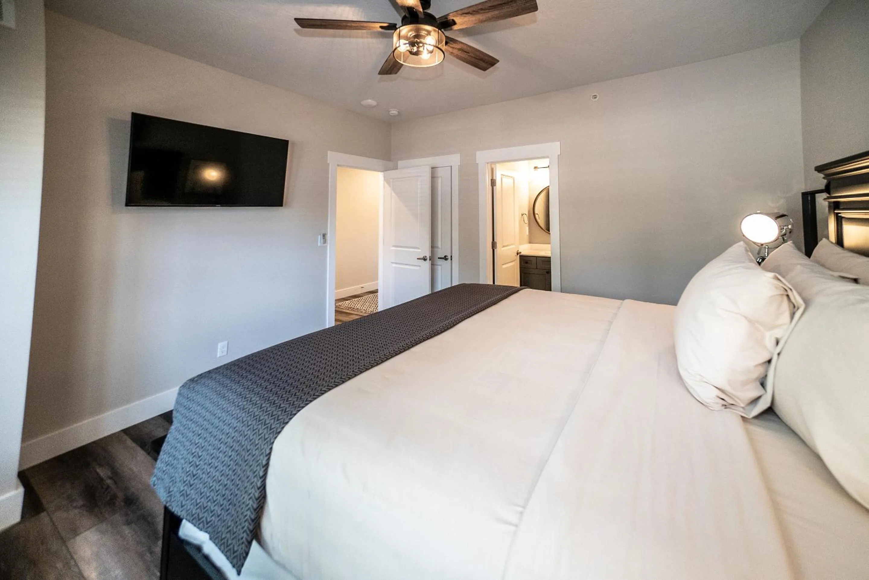 Bed in Reunion Lodges at Thousand Hills