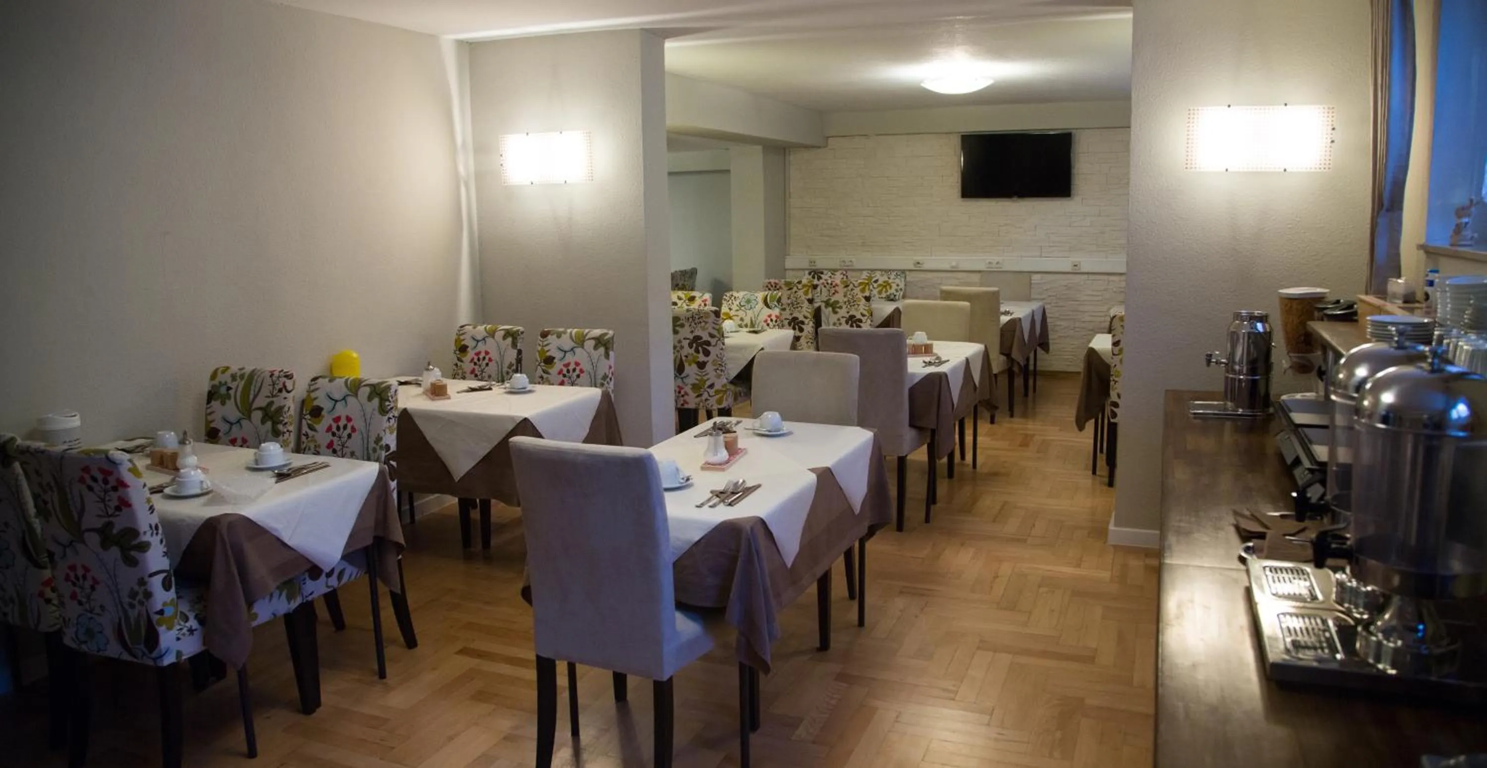 Coffee/tea facilities in Garni Hotel Rödelheimer Hof