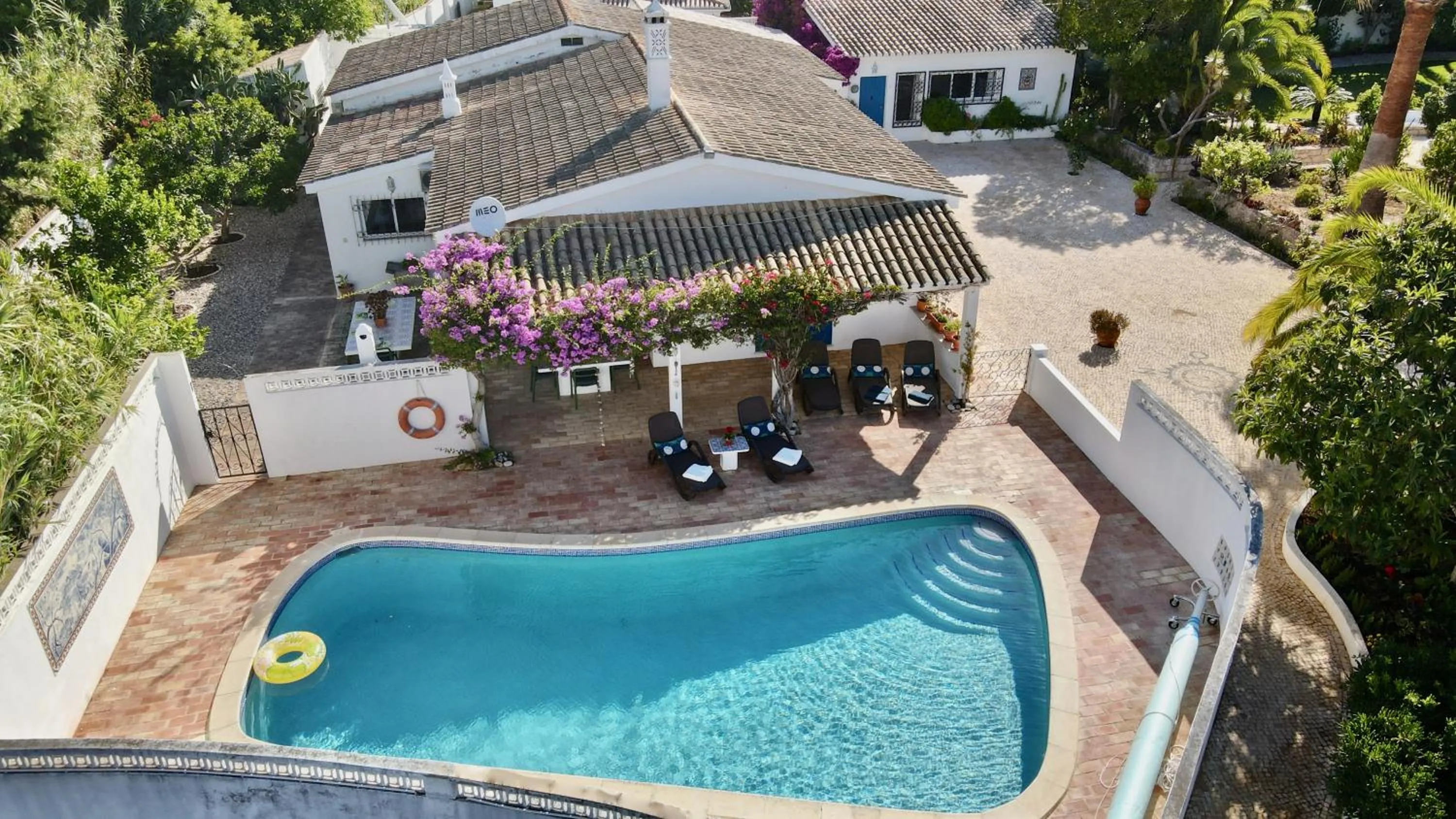 Charming Villa with Heated Pool near Sandy Beach, Hiking, Golf and Wineries