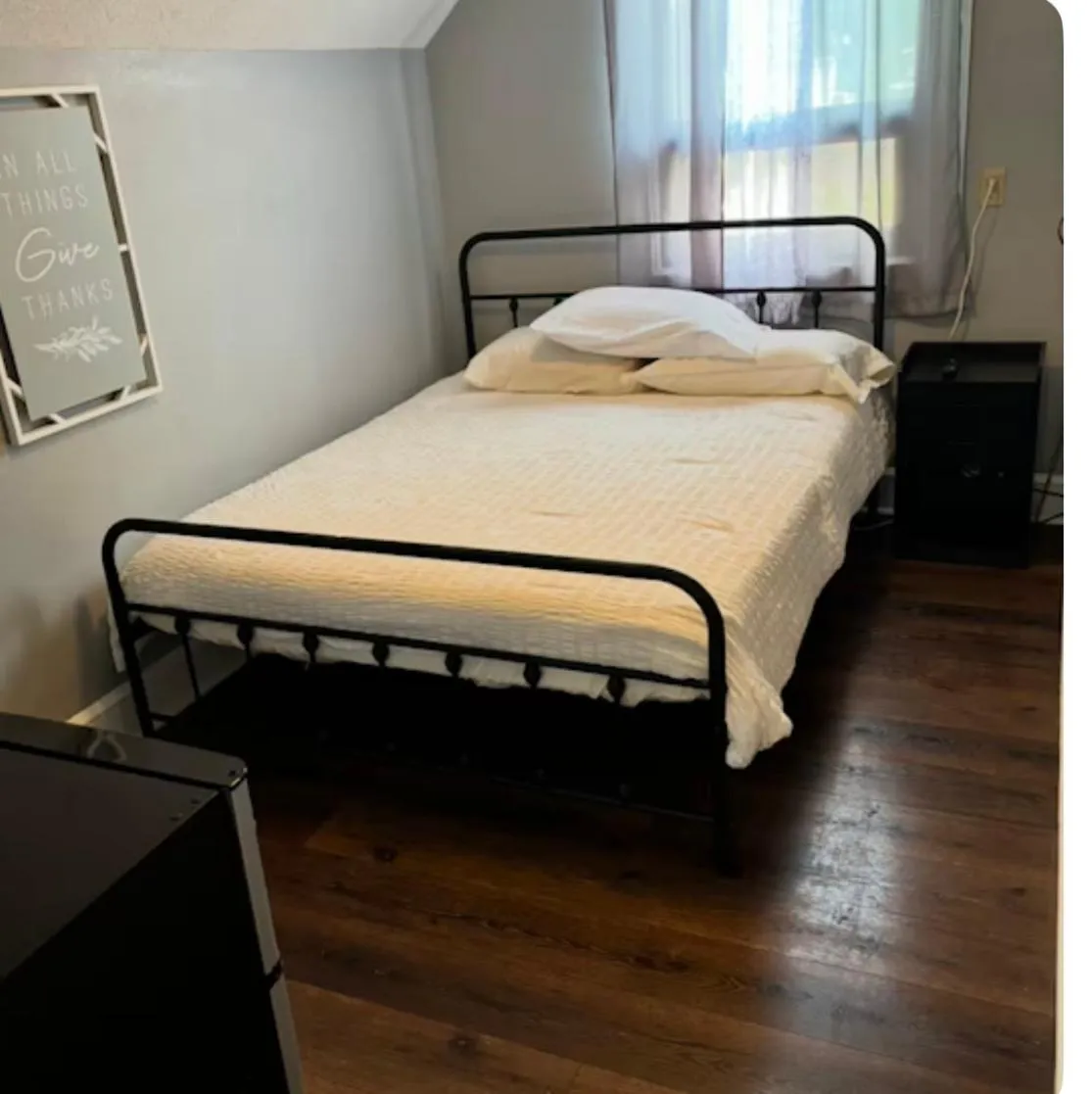 Bed in Pine Mountain Inn