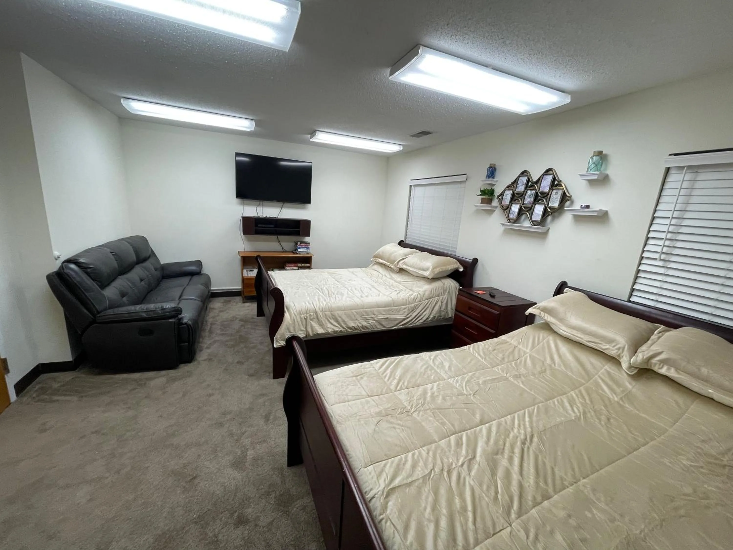 Bed in Pine Mountain Inn