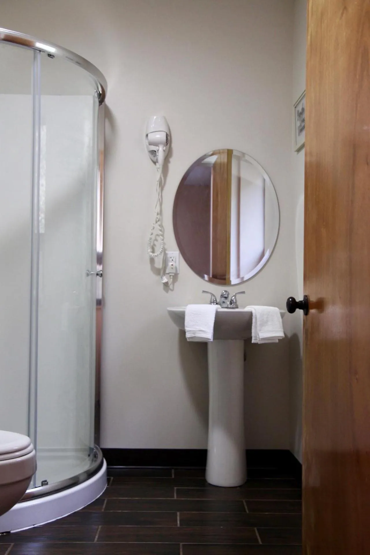 Shower in Pine Mountain Inn