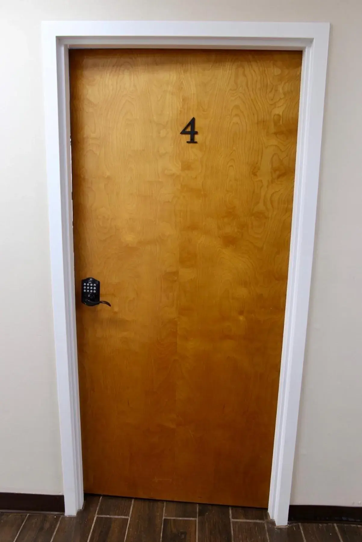 Queen Room in Pine Mountain Inn Queen Room in Pine Mountain Inn