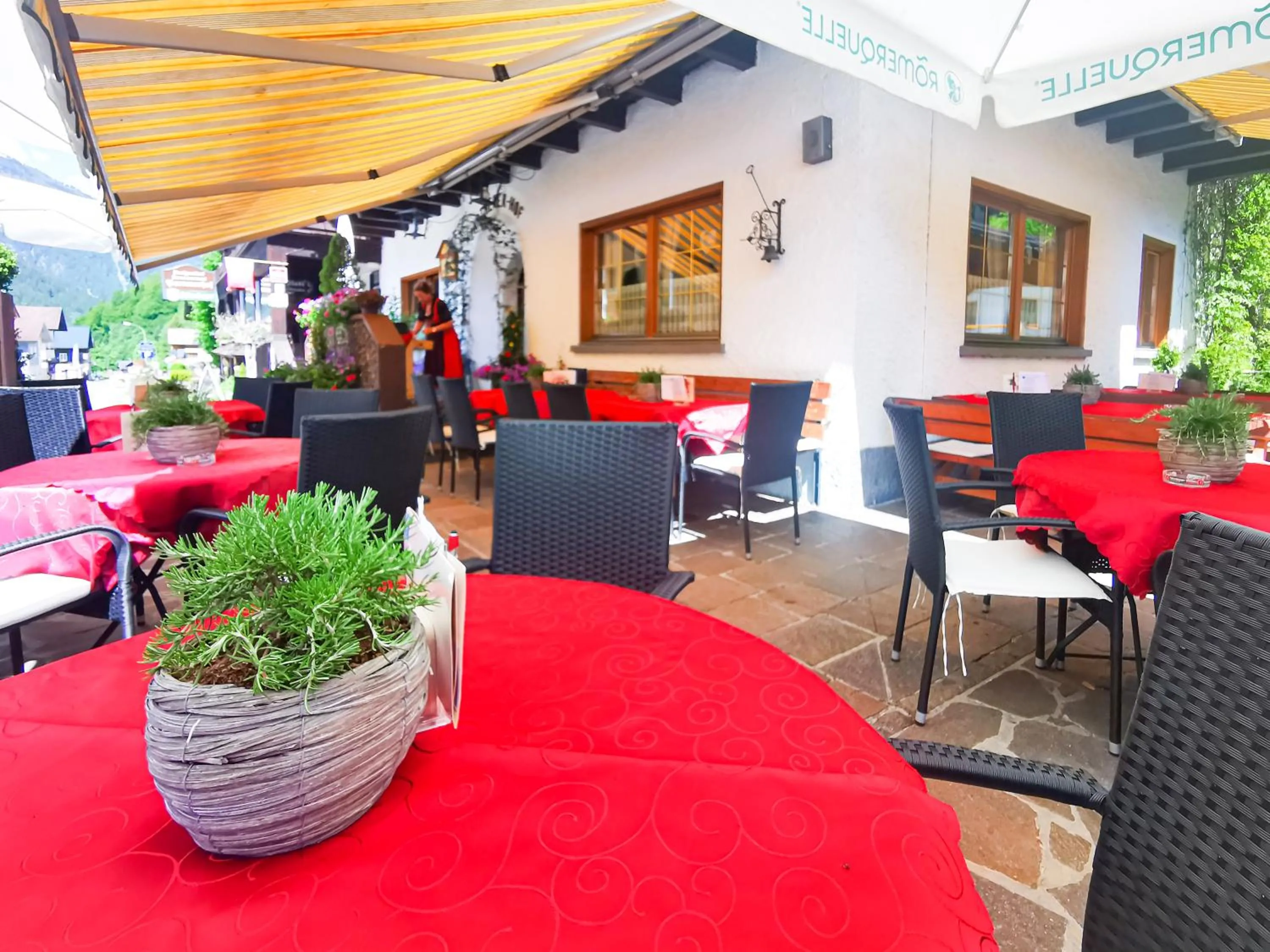 Restaurant/places to eat in Partenerhof