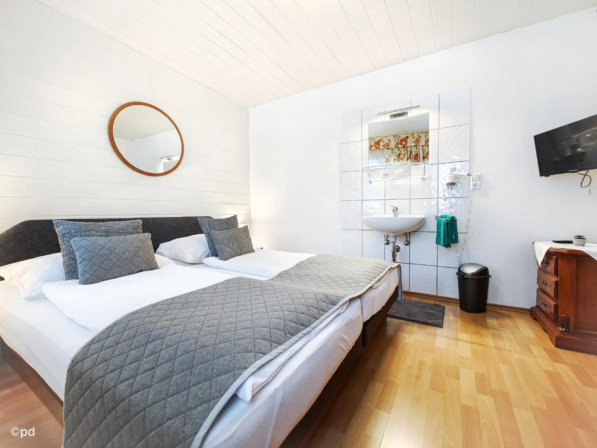 Photo of the whole room, Bed in Partenerhof