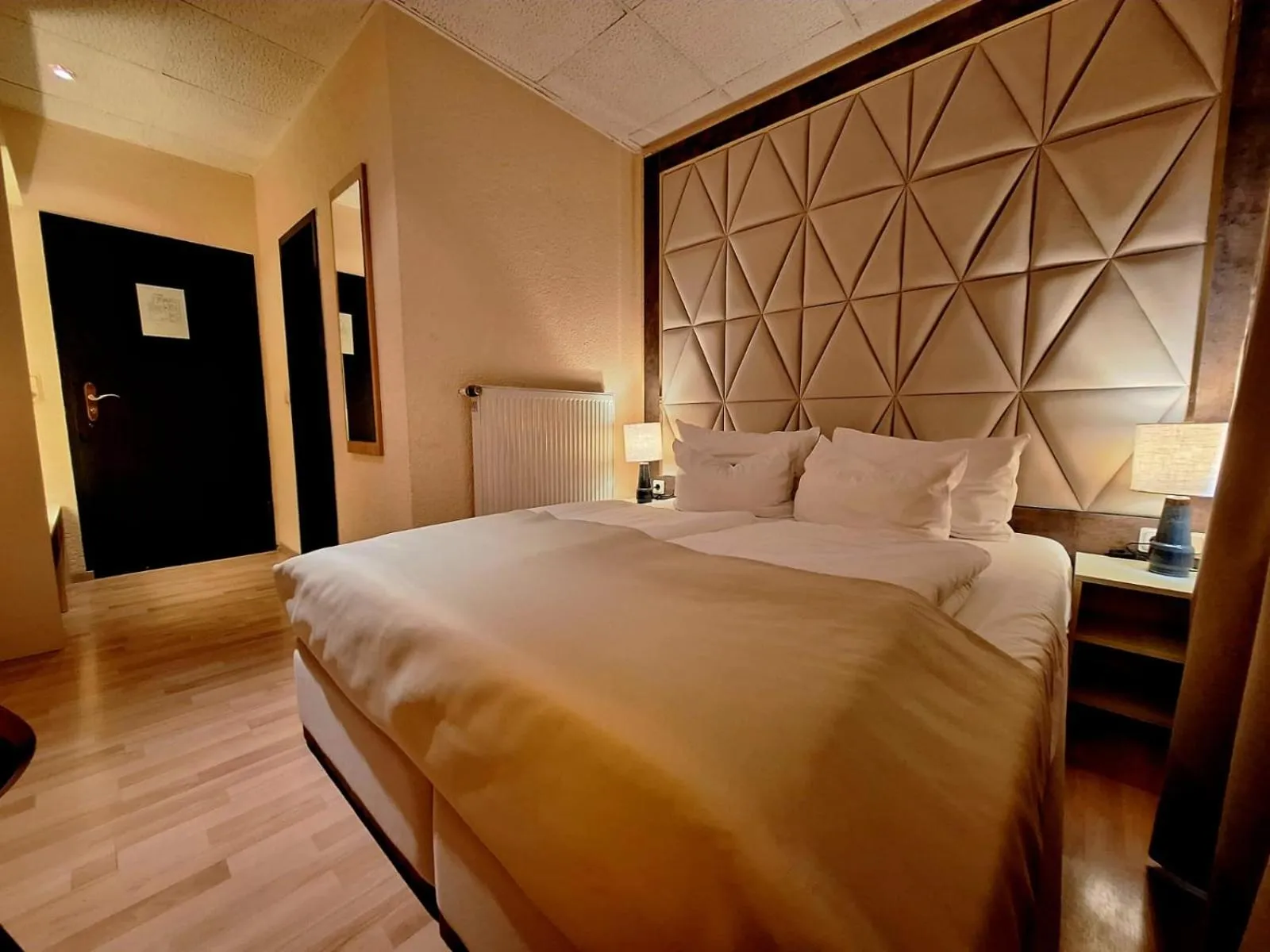 Bed in Hotel Adler Leipzig