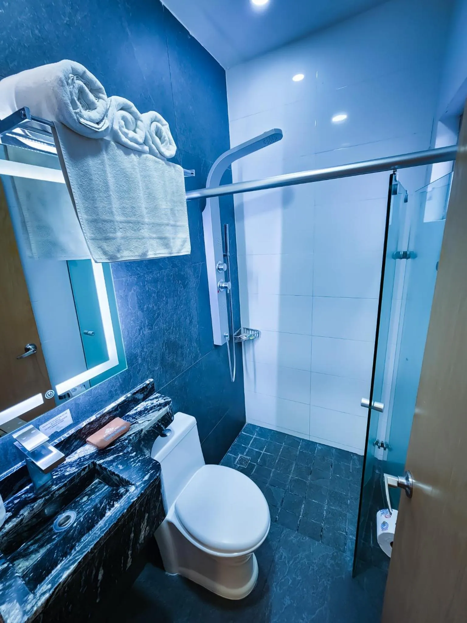 Shower in HOTEL AZUL AGAVE