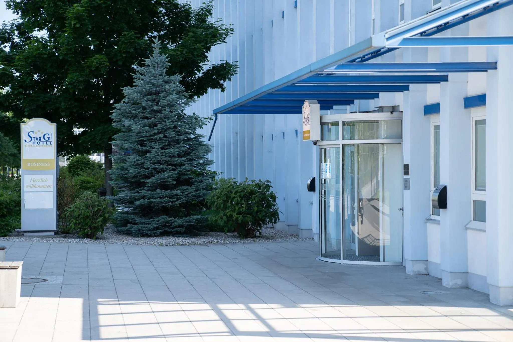 Facade/entrance in Star G Hotel München Schwabing