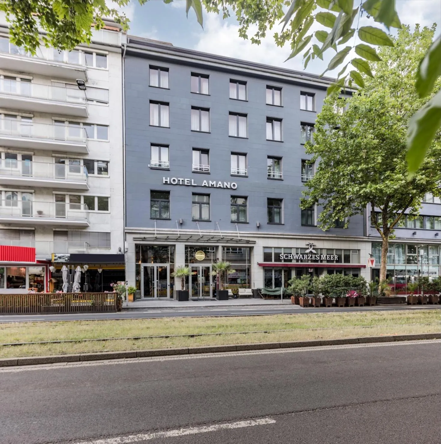 Property building in Hotel AMANO Düsseldorf