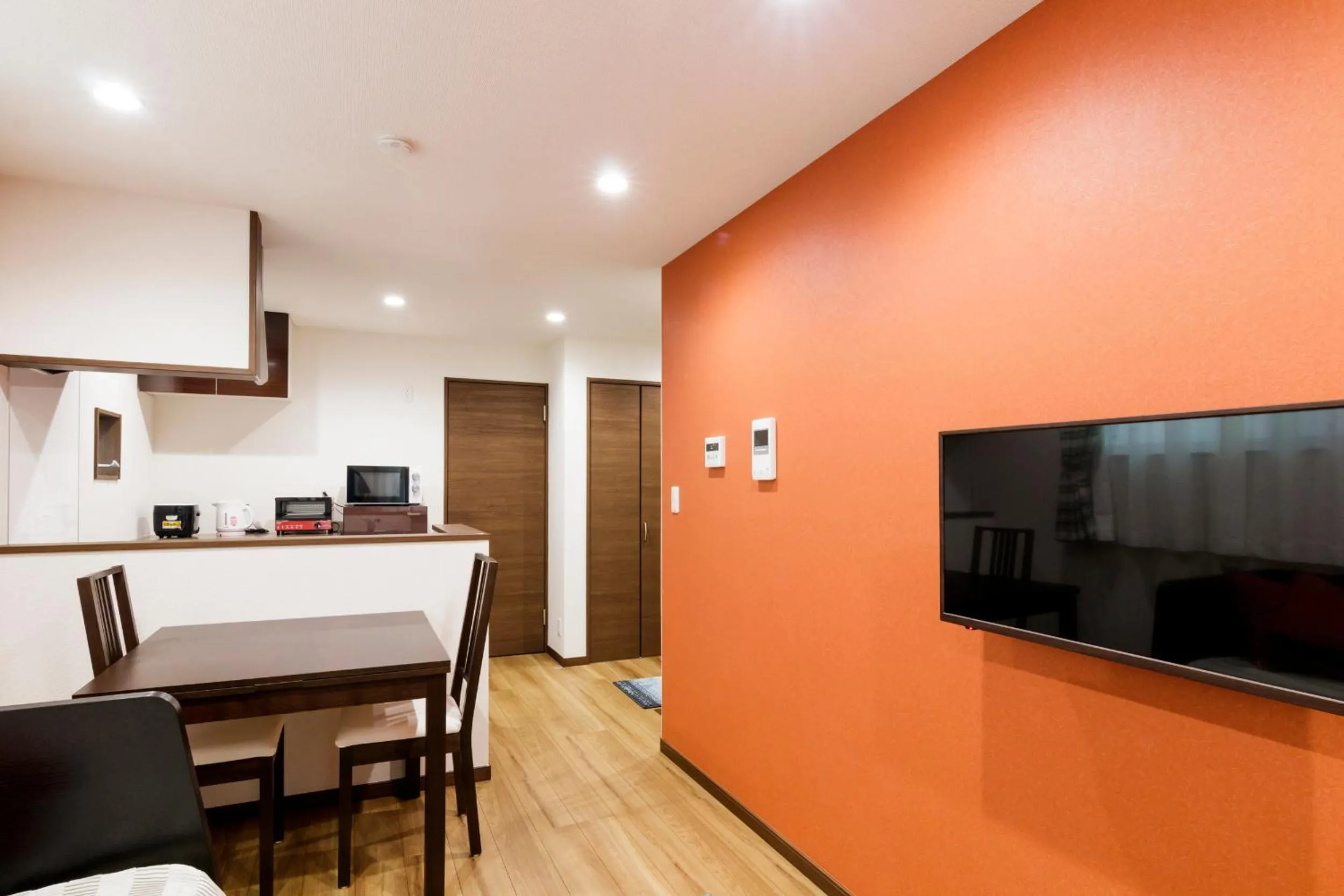 Crescent Moon Nakanoshimbashi