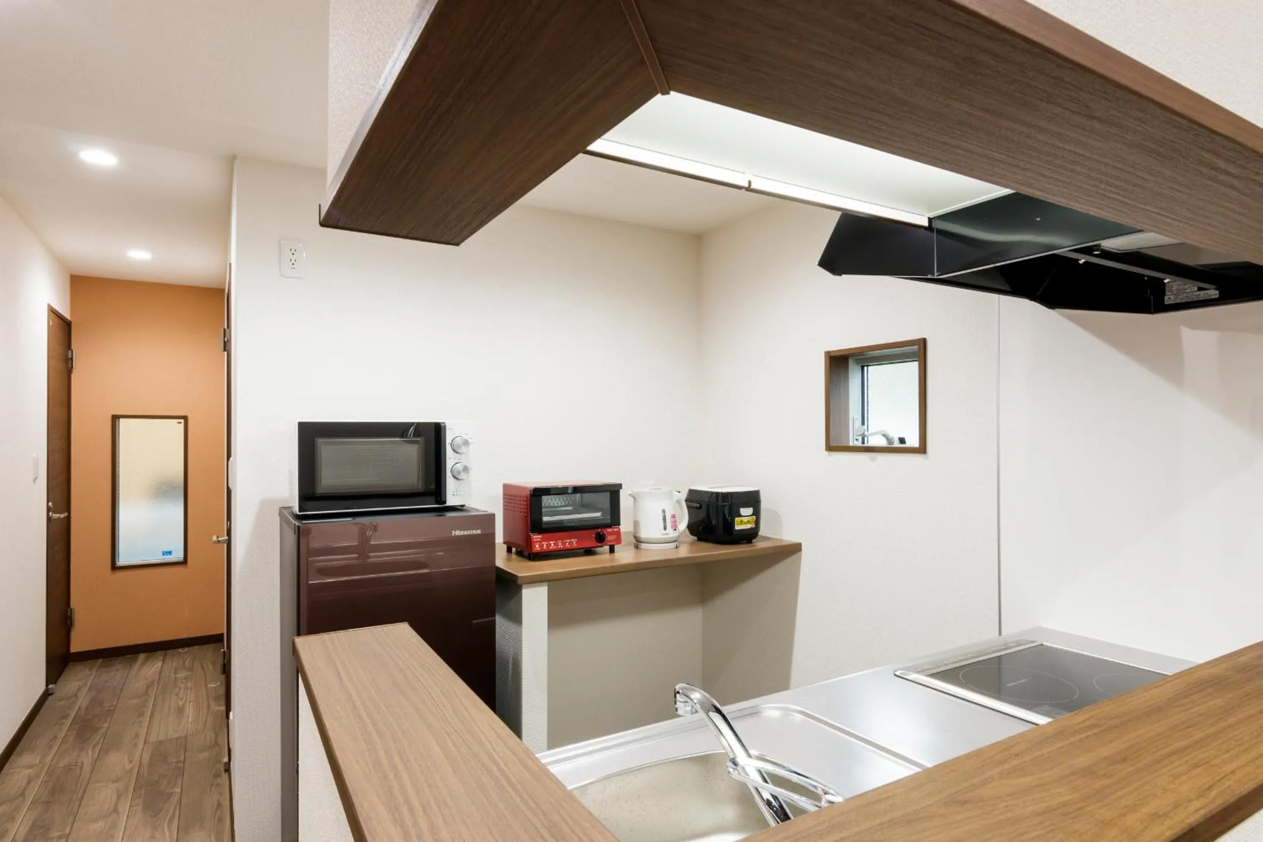 Crescent Moon Nakanoshimbashi