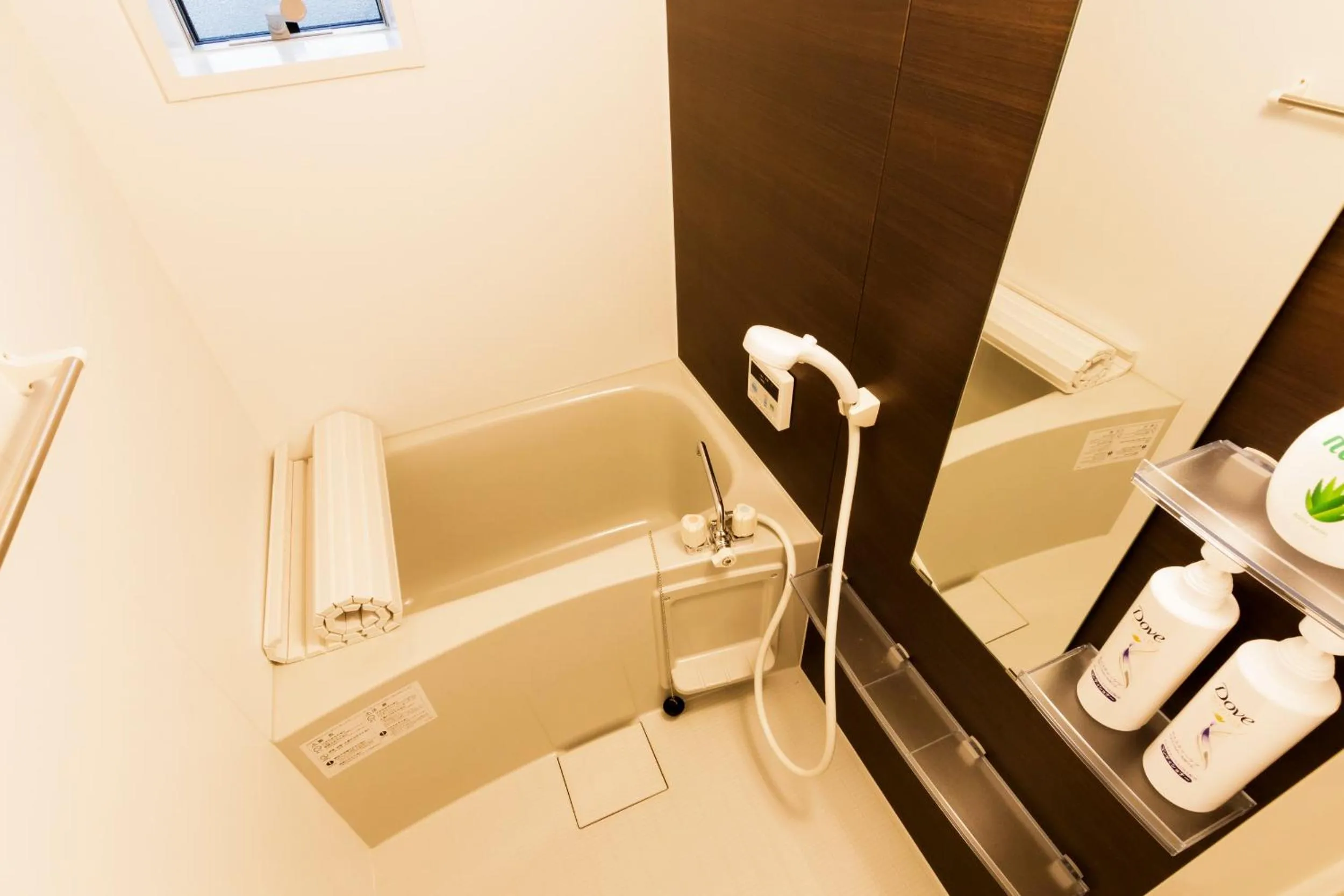 Crescent Moon Nakanoshimbashi