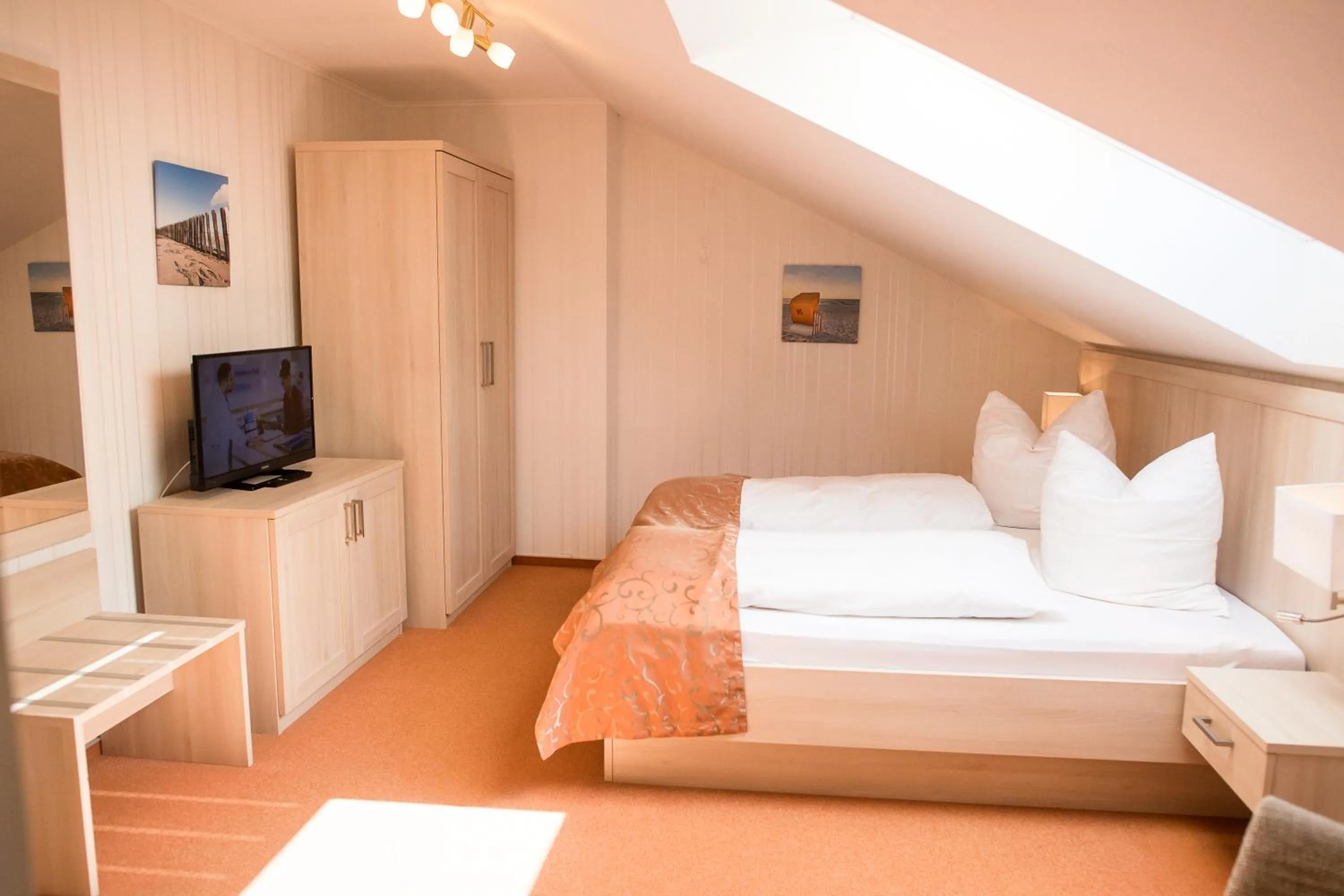 Decorative detail, Bed in Alter Landkrug