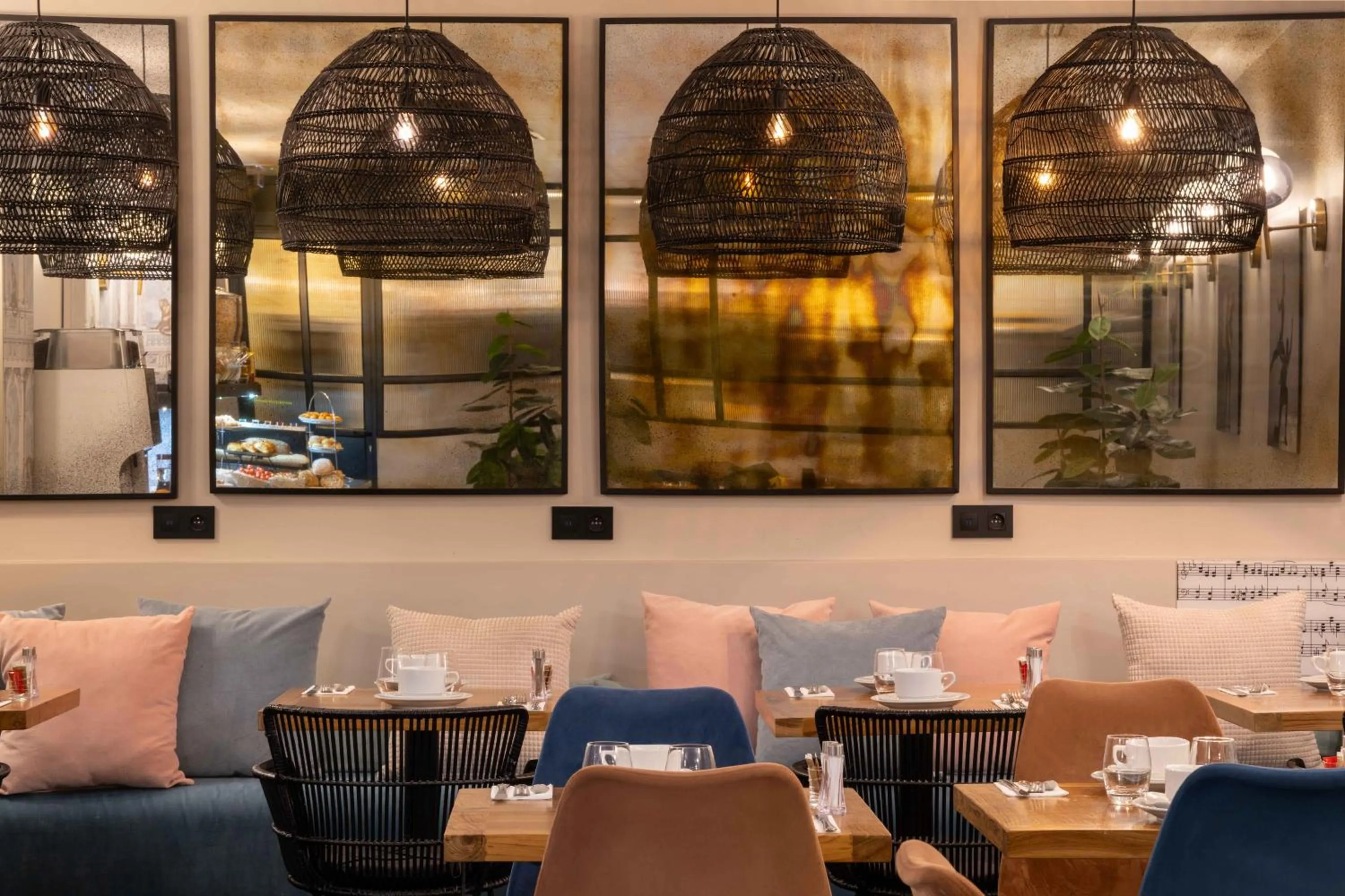 Breakfast in Lyric Hotel Paris Opera