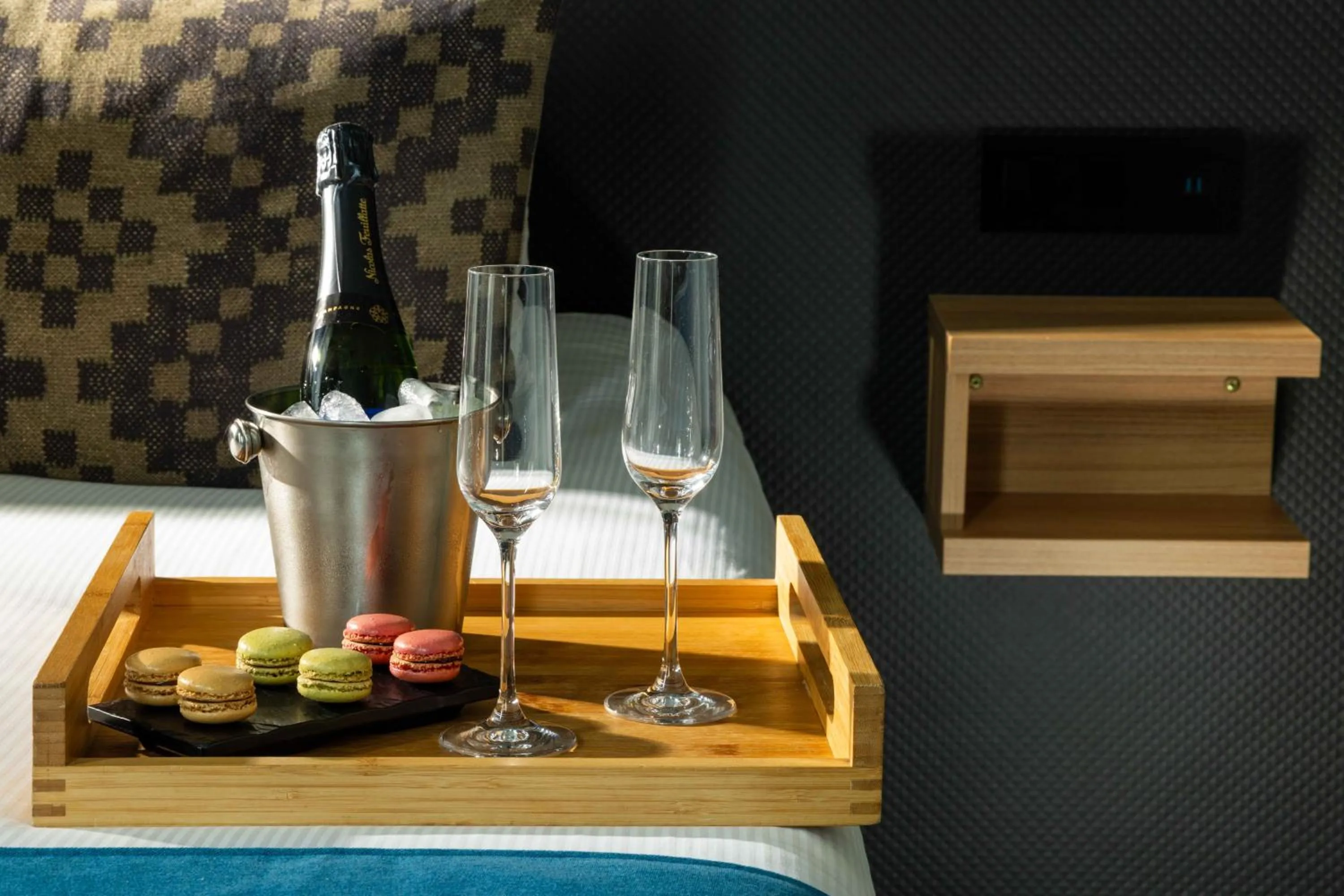 Bedroom in Lyric Hotel Paris Opera