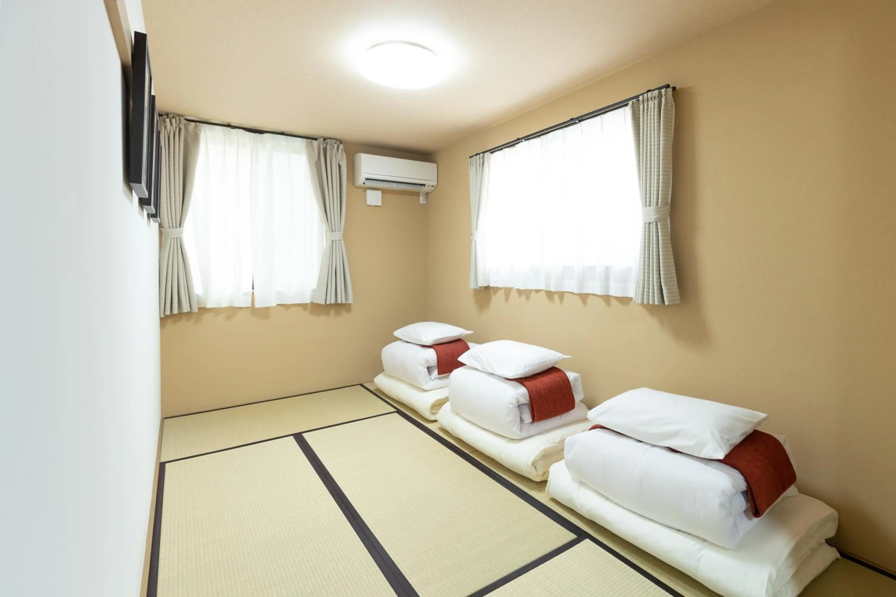 Bed in NAGAHORI HAIRU DOTONBORI CONDO