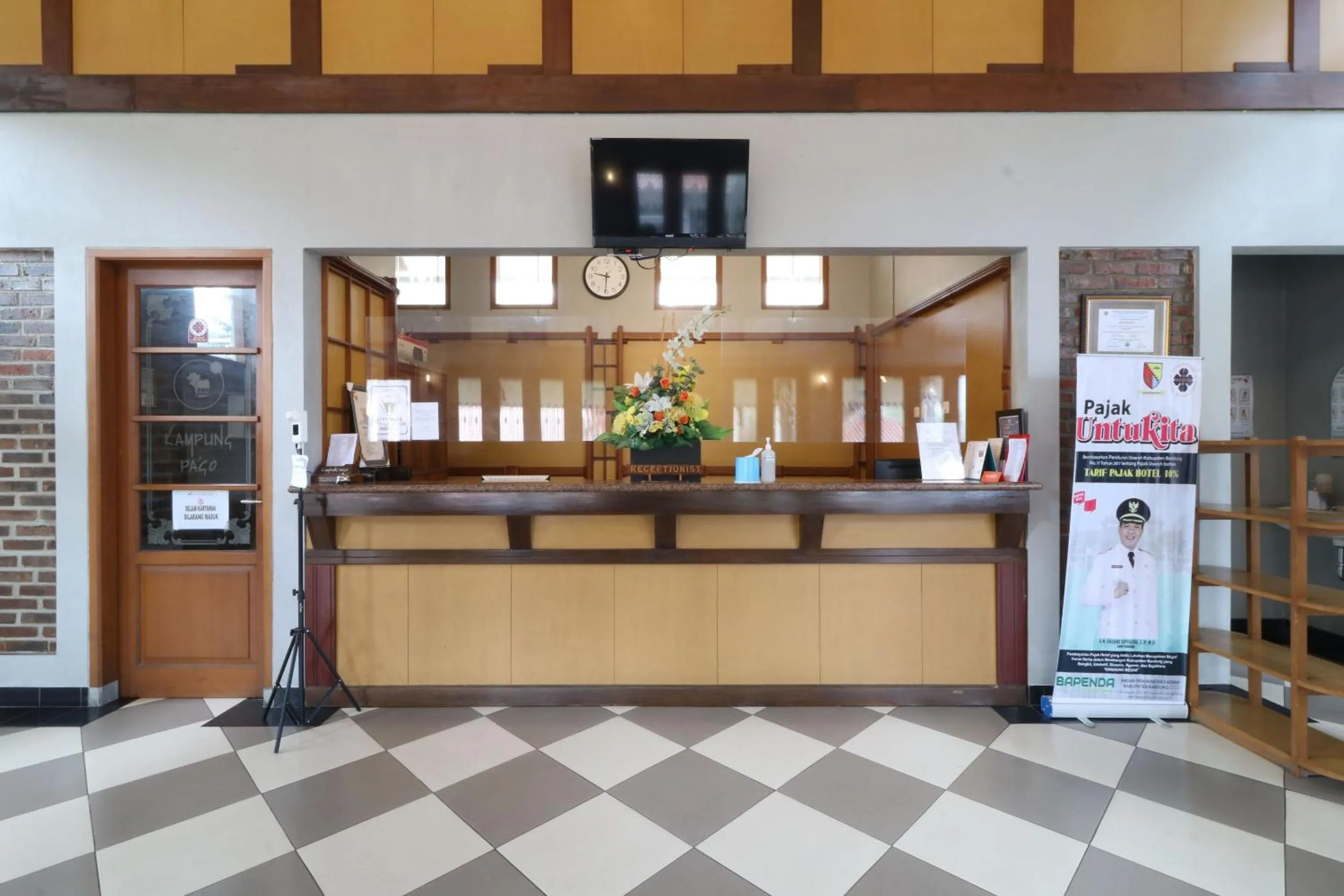 Lounge or bar in Kampung Pa'go Resort Hotel