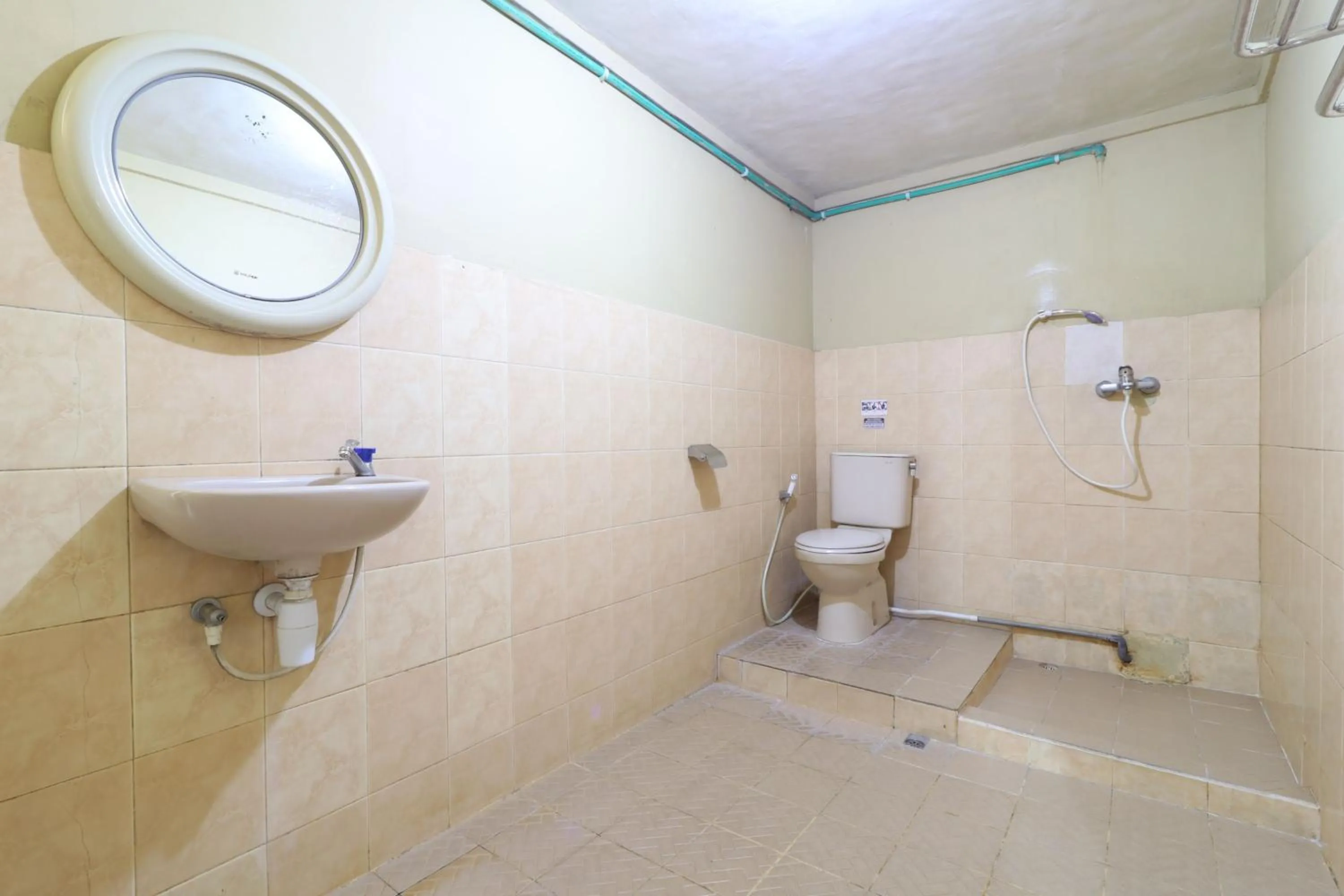 Bathroom in Kampung Pa'go Resort Hotel