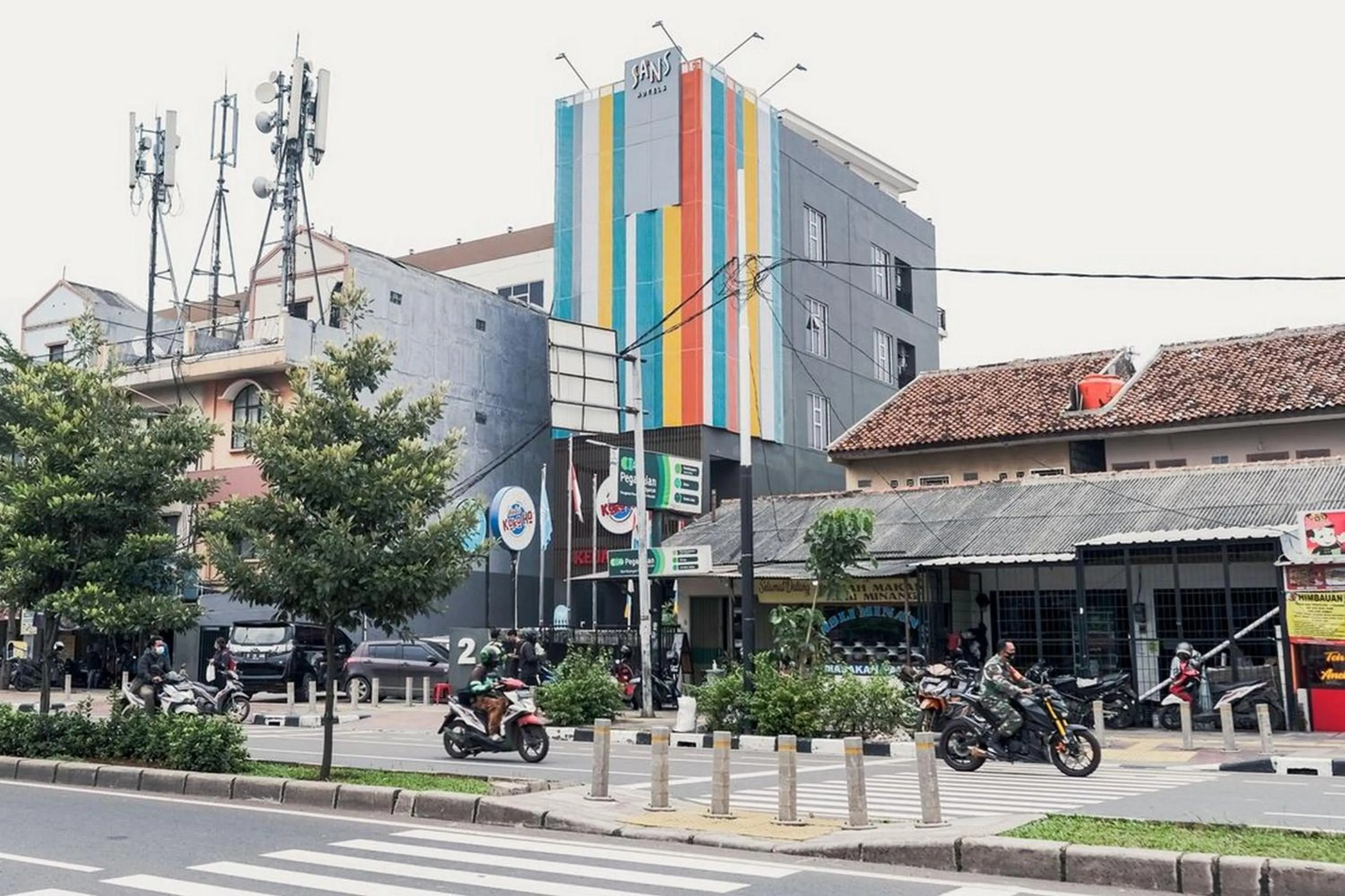 Facade/entrance in Sans Hotel Puri Indah Jakarta