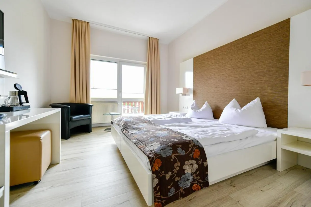 Photo of the whole room, Bed in Landhotel Burg im Spreewald - Resort & Spa