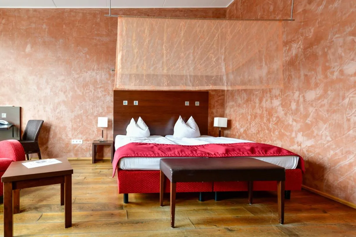 Photo of the whole room, Bed in Landhotel Burg im Spreewald - Resort & Spa