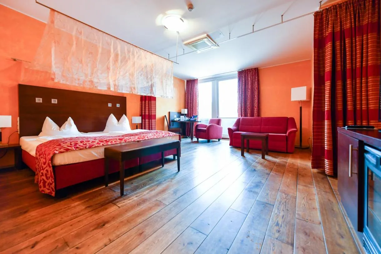 Photo of the whole room, Bed in Landhotel Burg im Spreewald - Resort & Spa