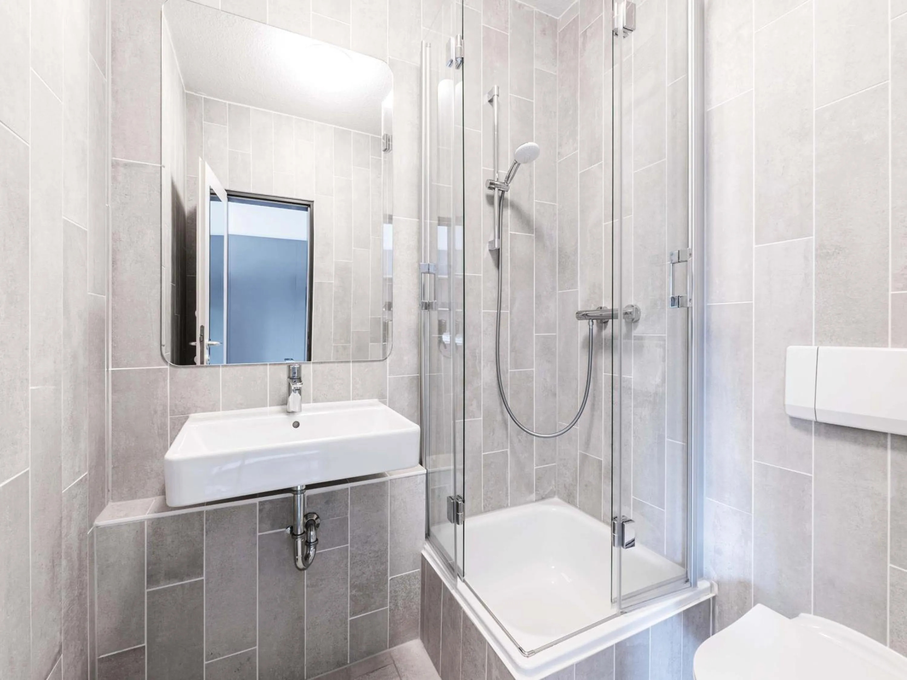 Shower in B&B HOTEL Rastatt