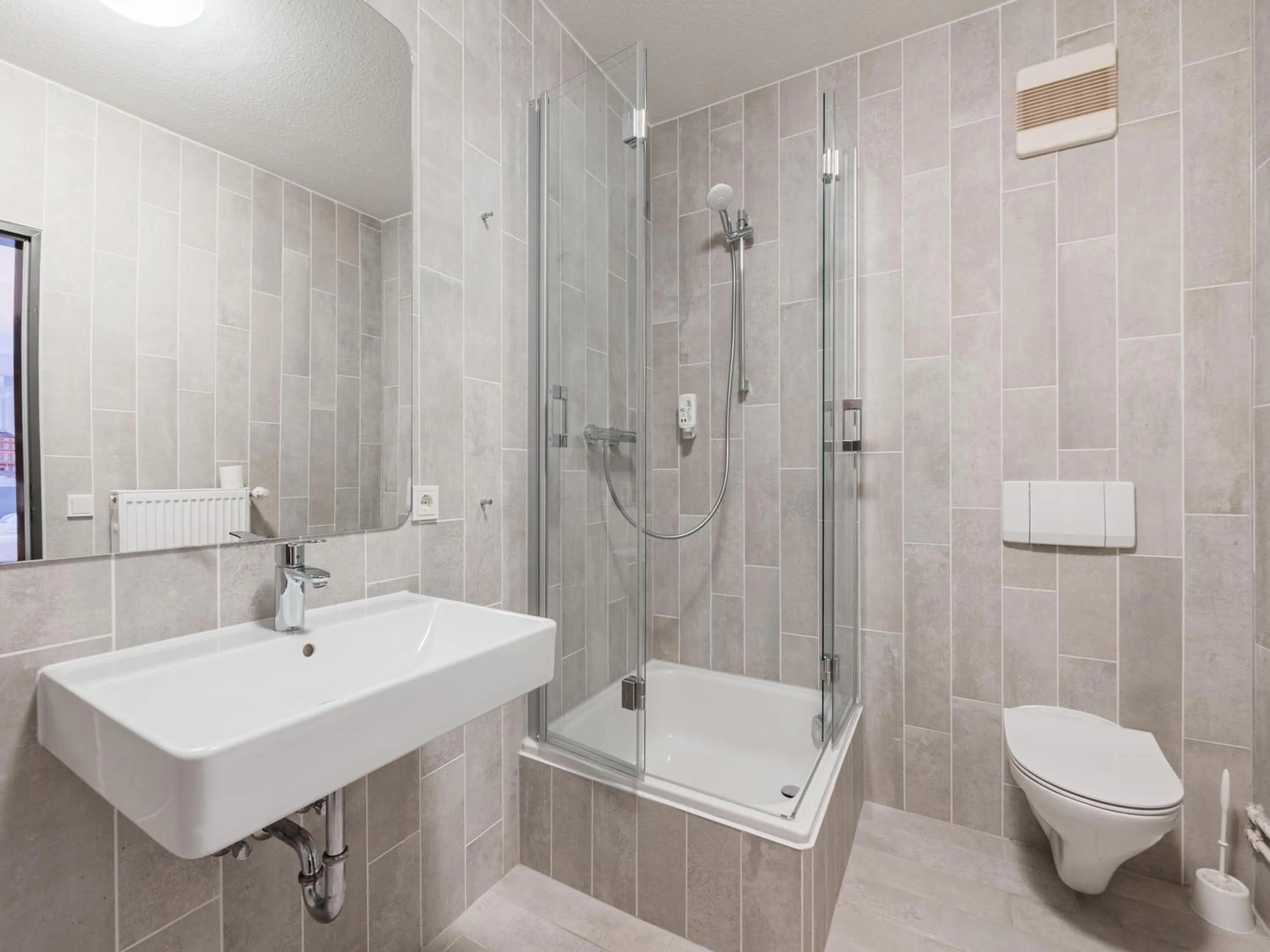 Shower in Best Western Hotel Rastatt