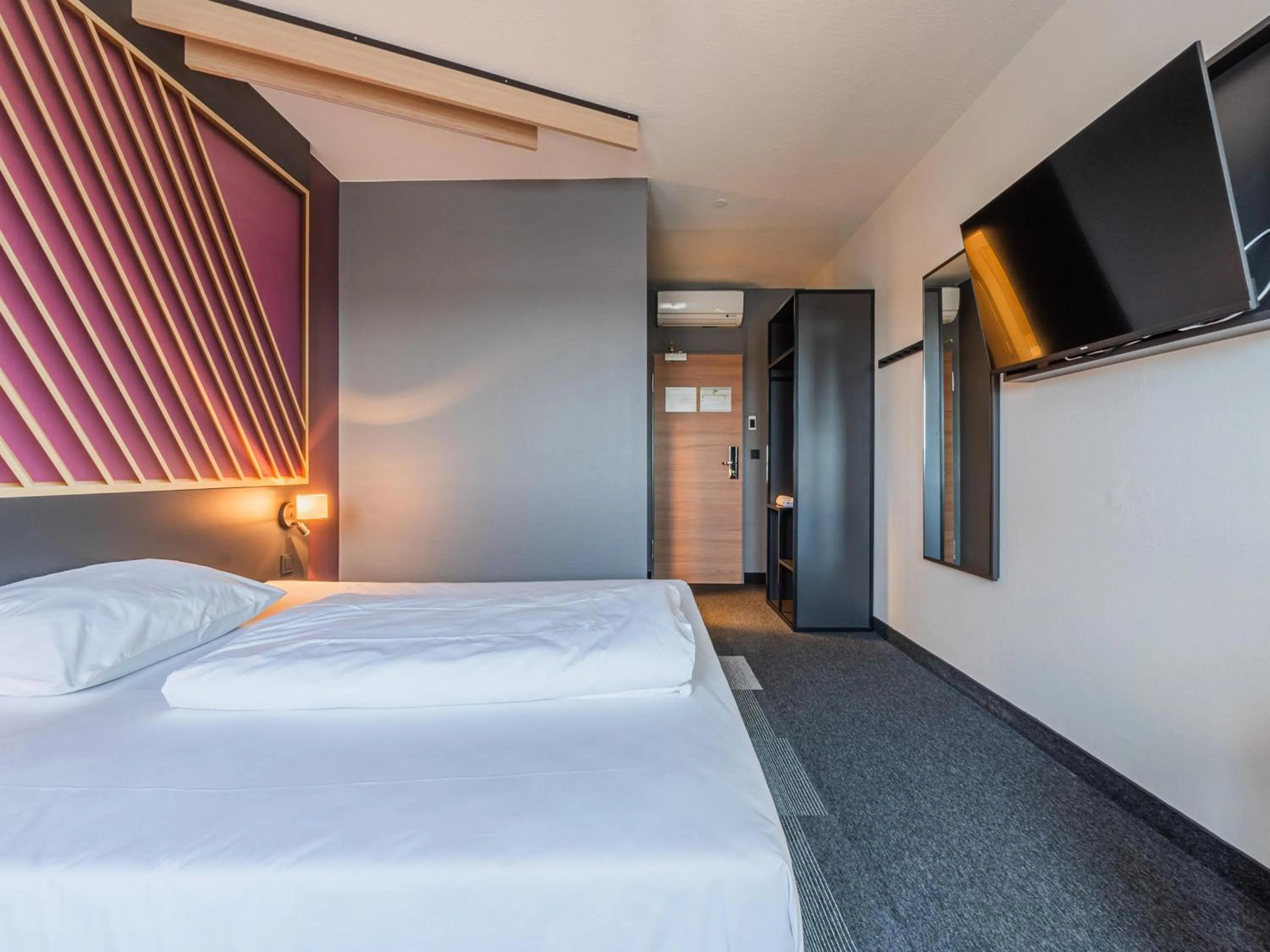 Photo of the whole room, Bed in Best Western Hotel Rastatt