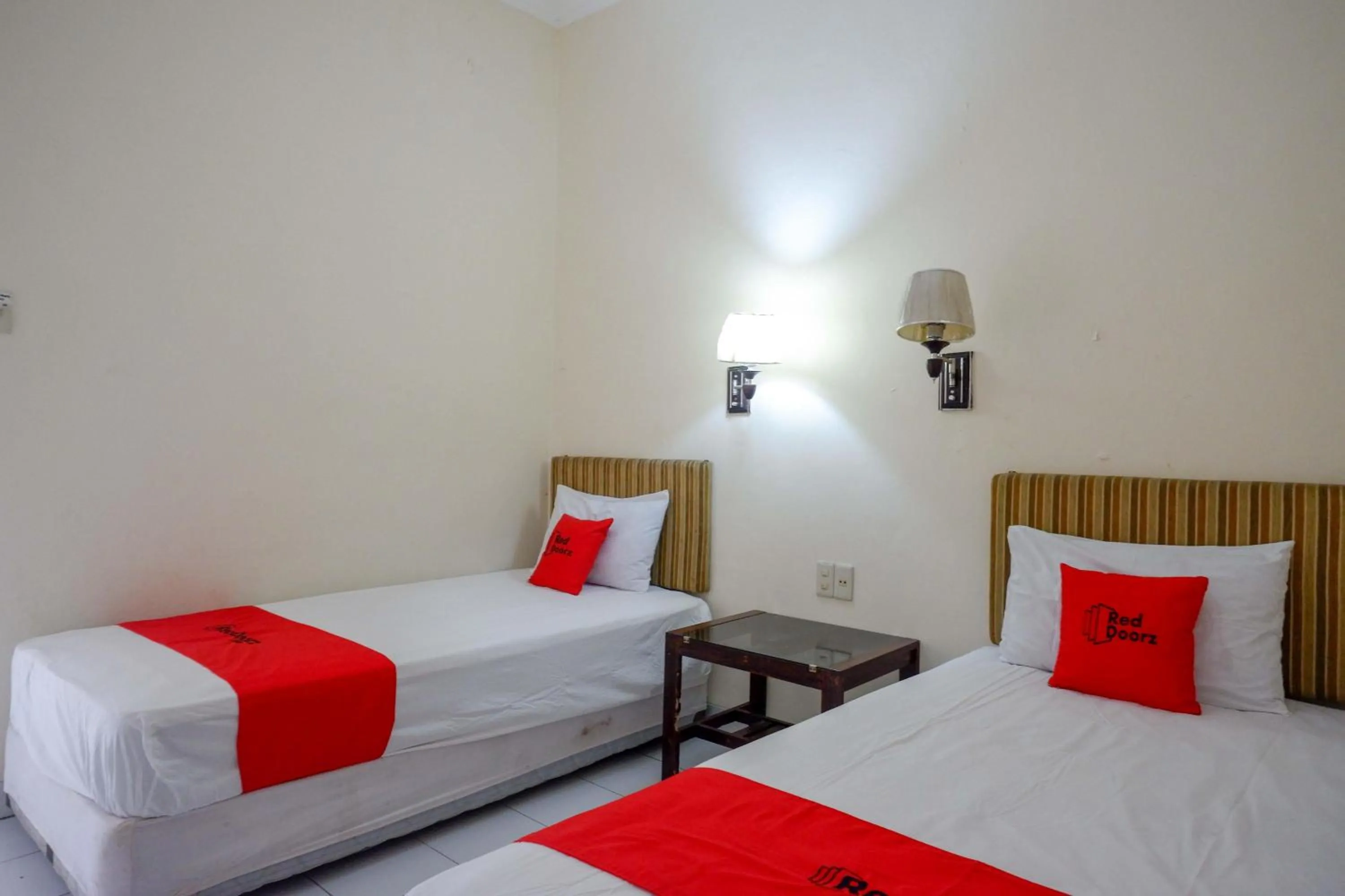 Bedroom, Bed in RedDoorz near Lokawisata Baturaden 2