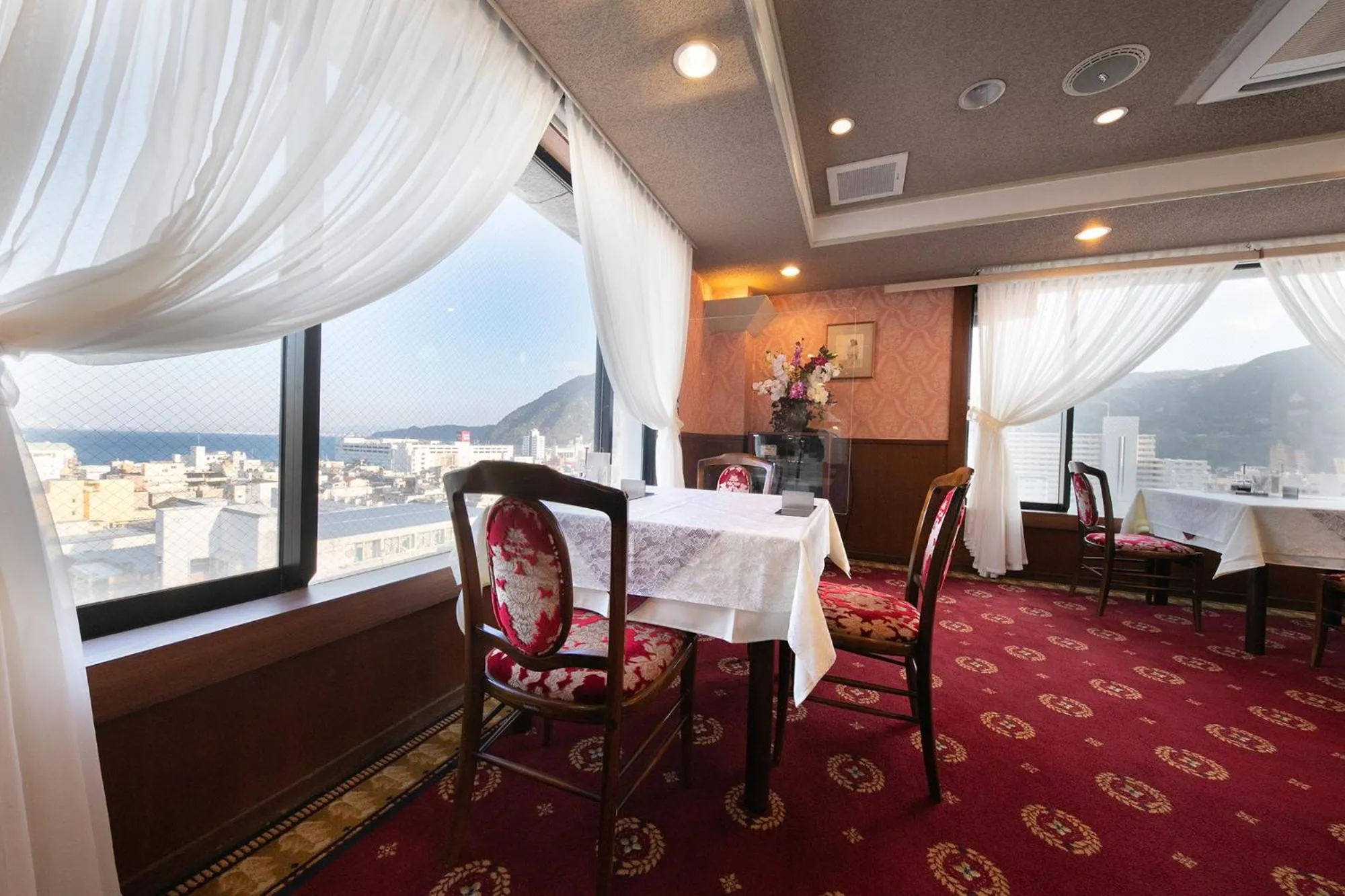 Restaurant/places to eat in Hotel Arthur KITAHAMA BASE