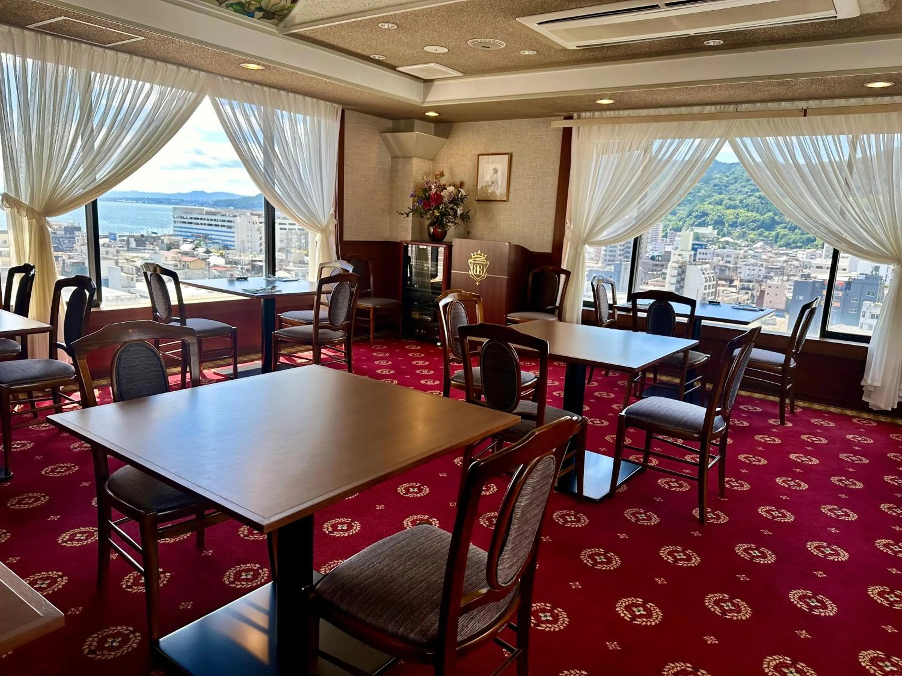 Restaurant/places to eat in Hotel Arthur KITAHAMA BASE