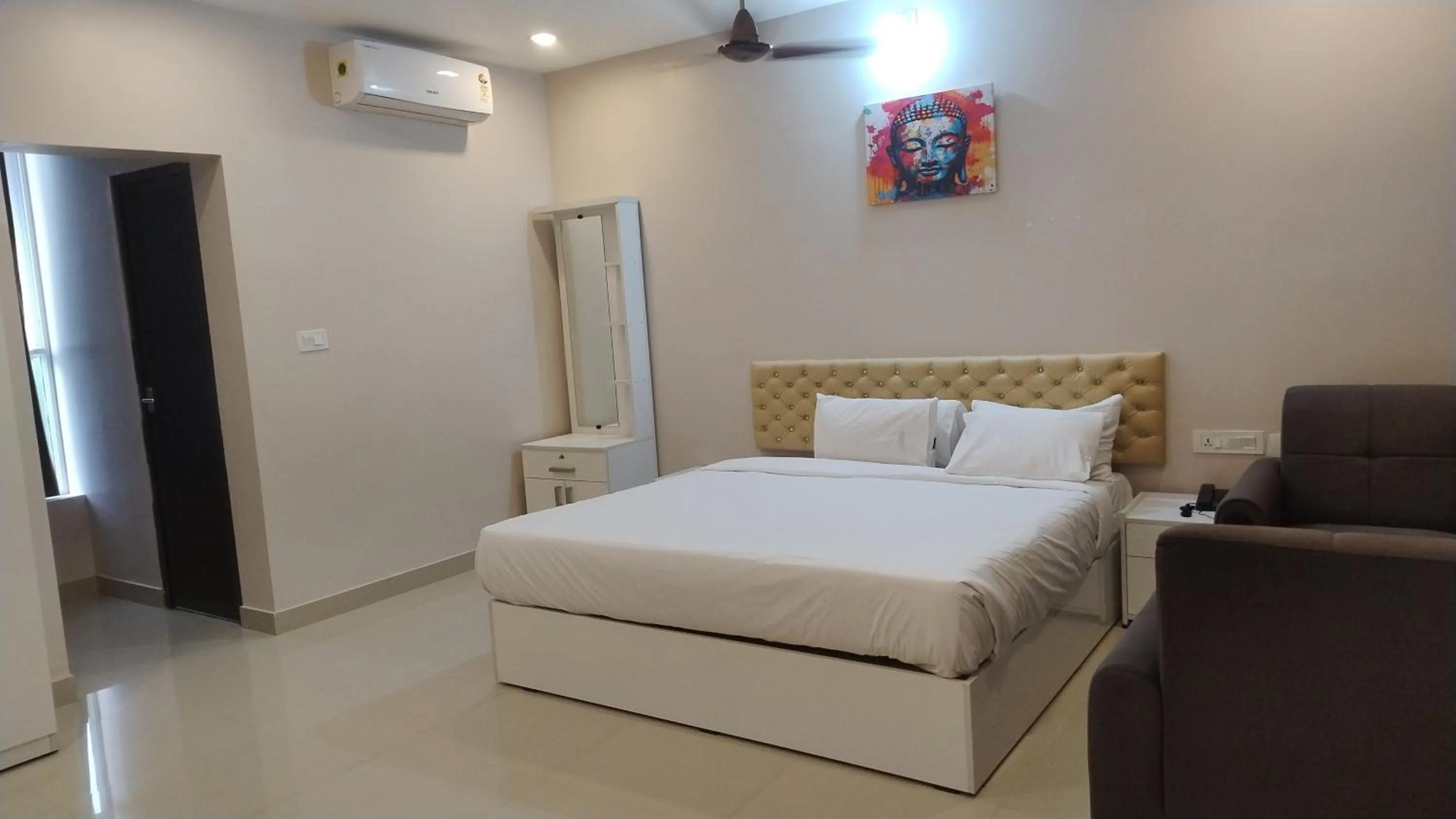 Bed in Gateway Airport Hotel