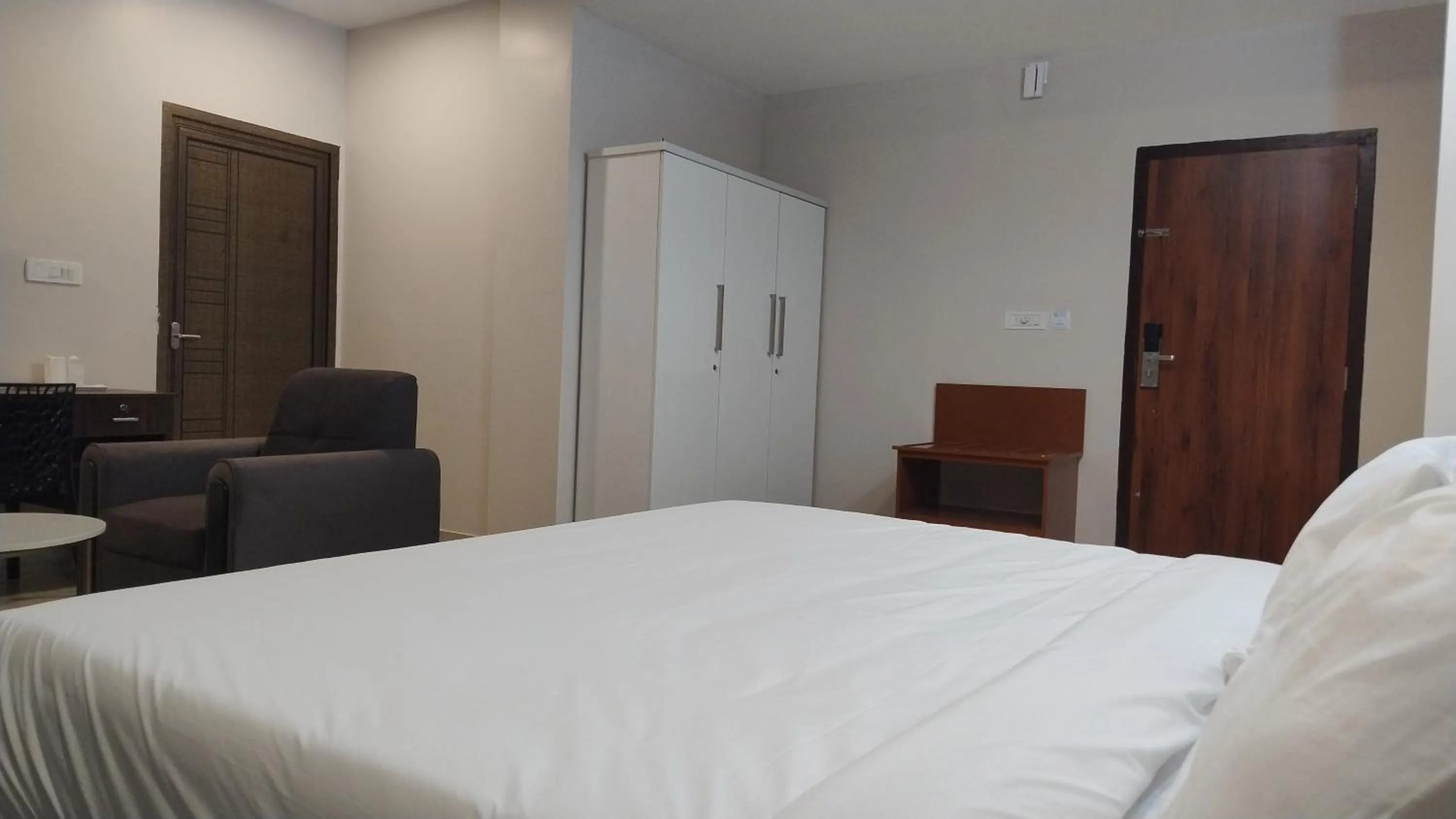 Bed in Gateway Airport Hotel