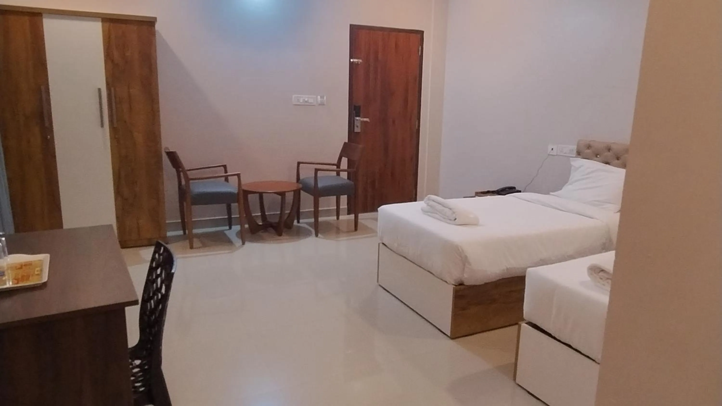 Bedroom, Bed in Gateway Airport Hotel