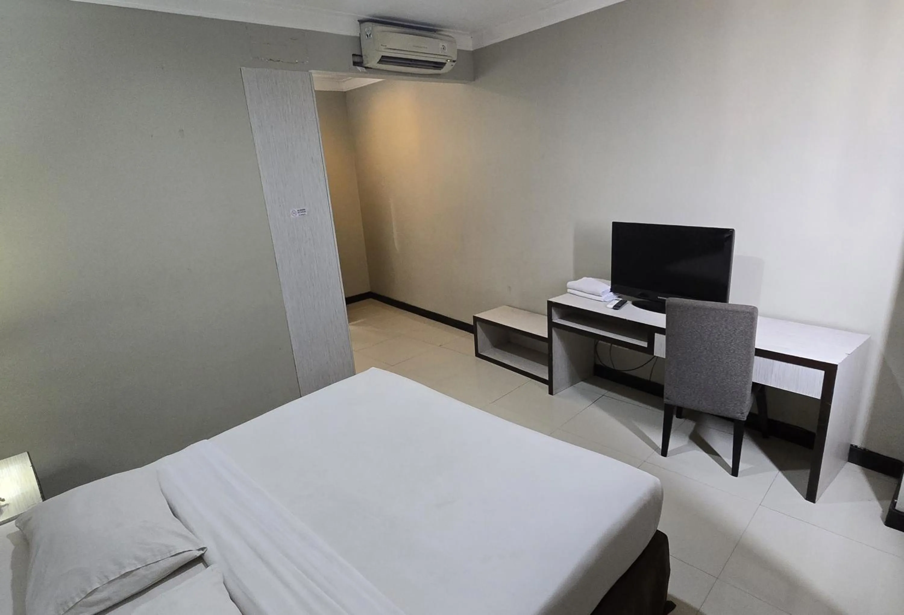 Bed in N3 Zainul Arifin Hotel