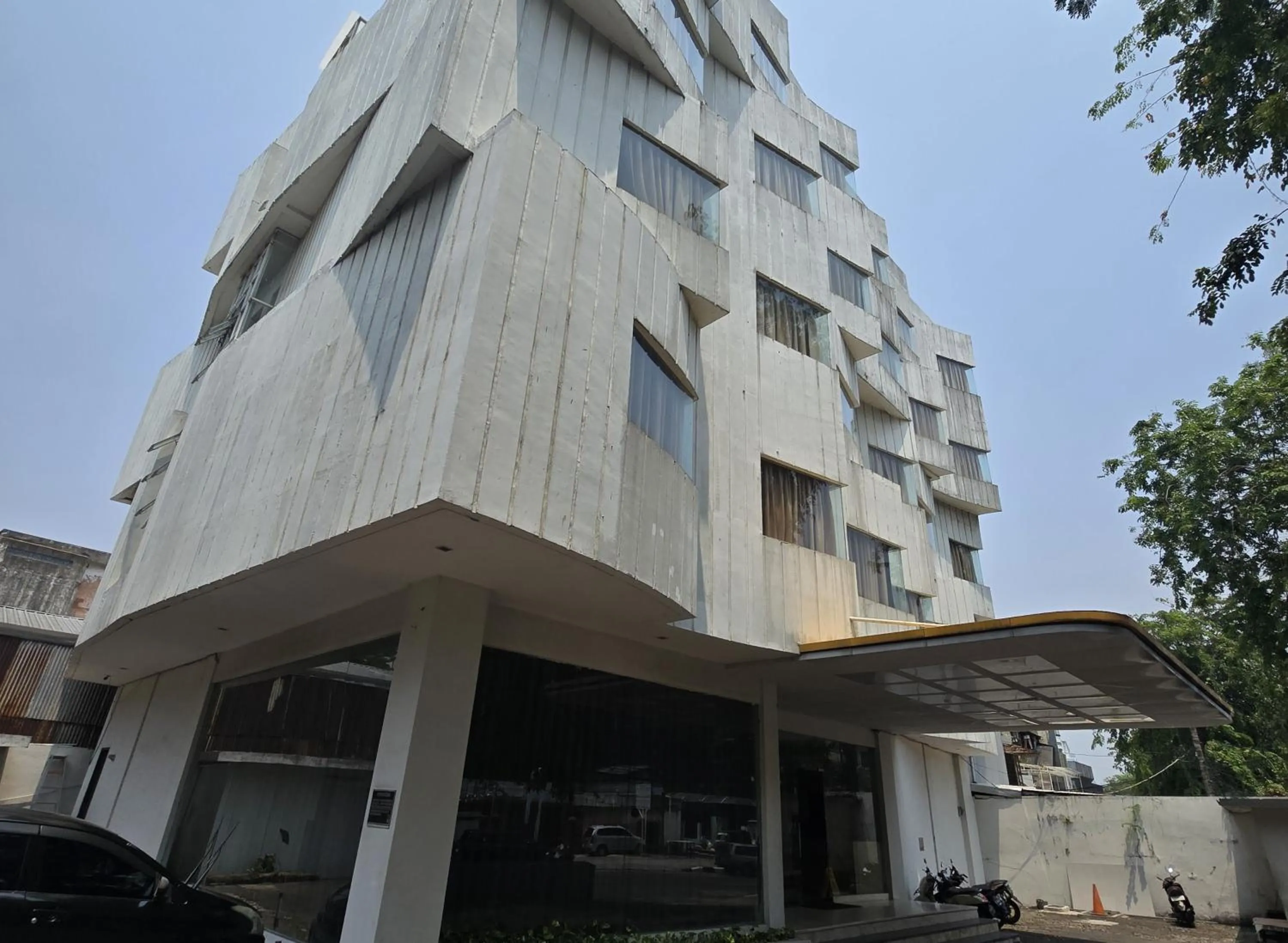 N3 Zainul Arifin Hotel