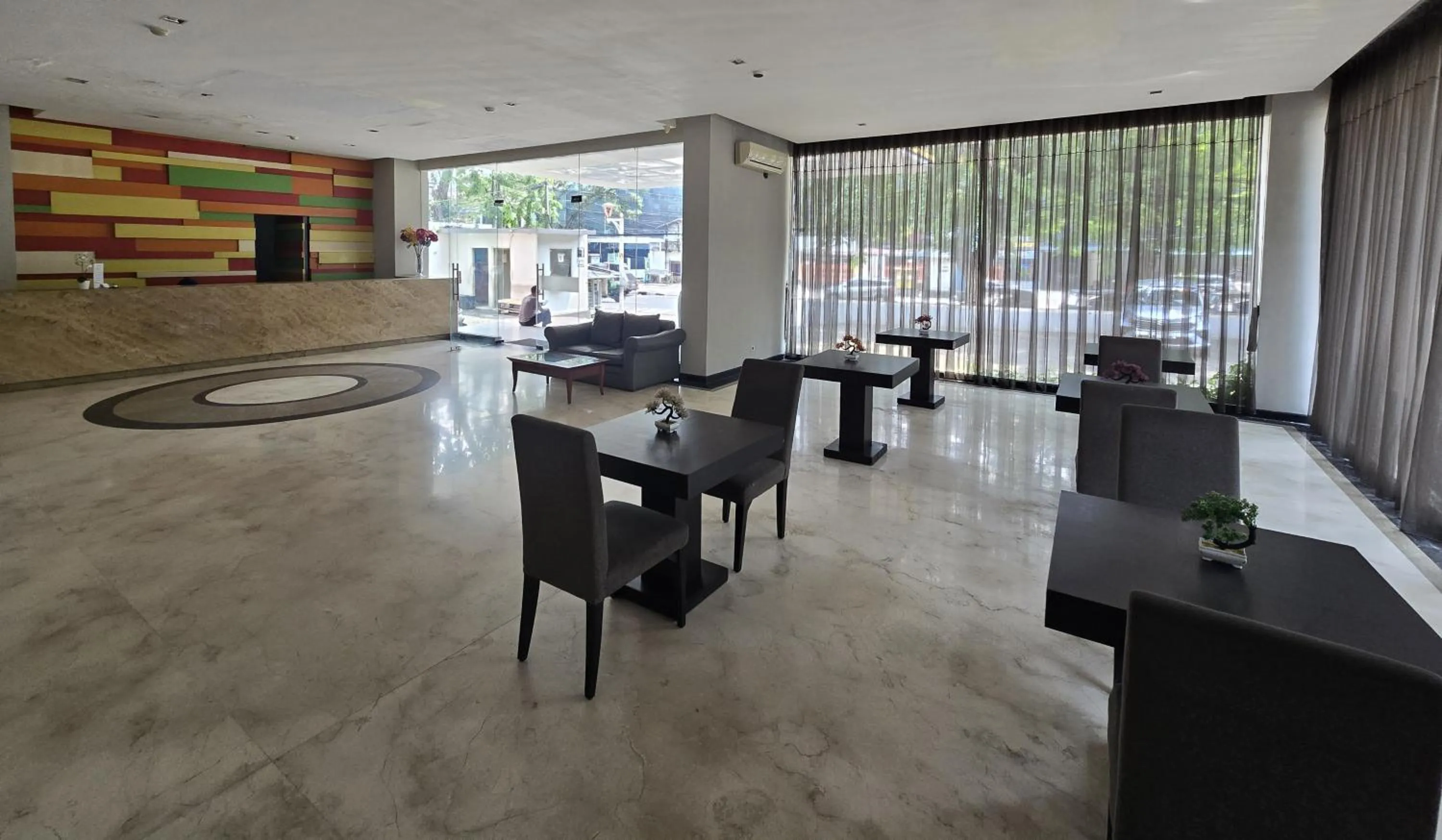 N3 Zainul Arifin Hotel