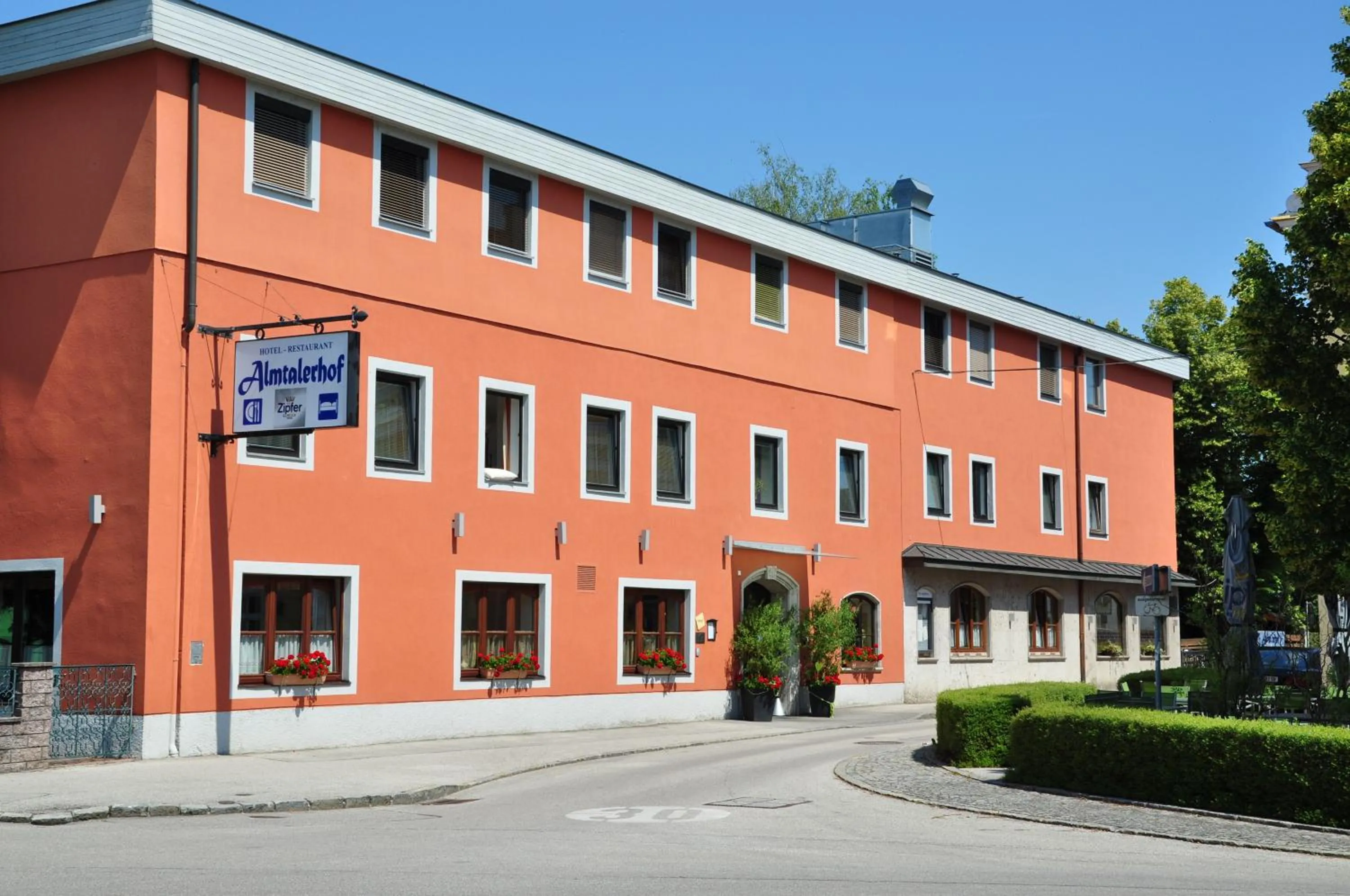 Facade/entrance in Hotel Almtalerhof