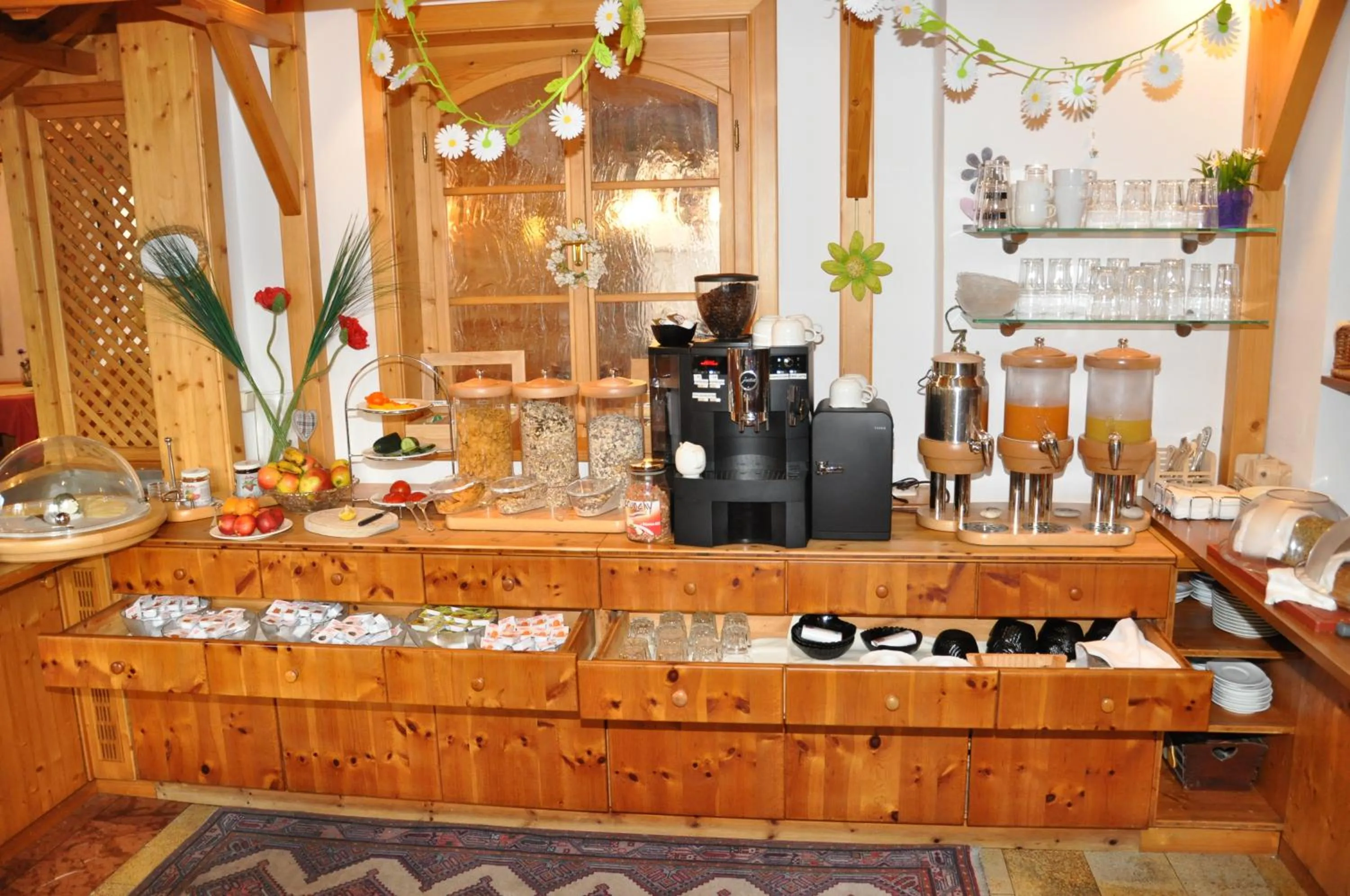 Restaurant/places to eat in Hotel Almtalerhof