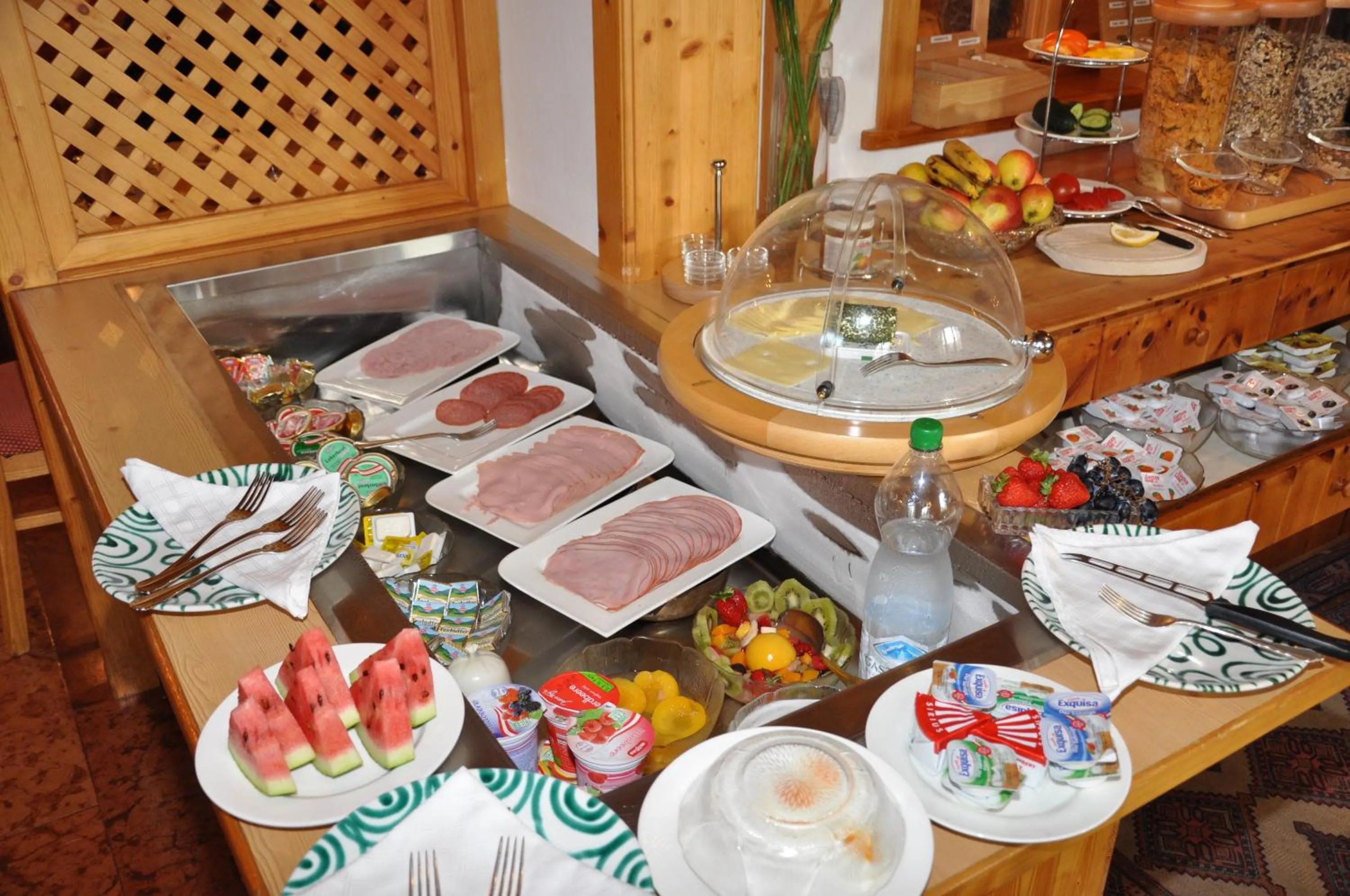Restaurant/places to eat in Hotel Almtalerhof