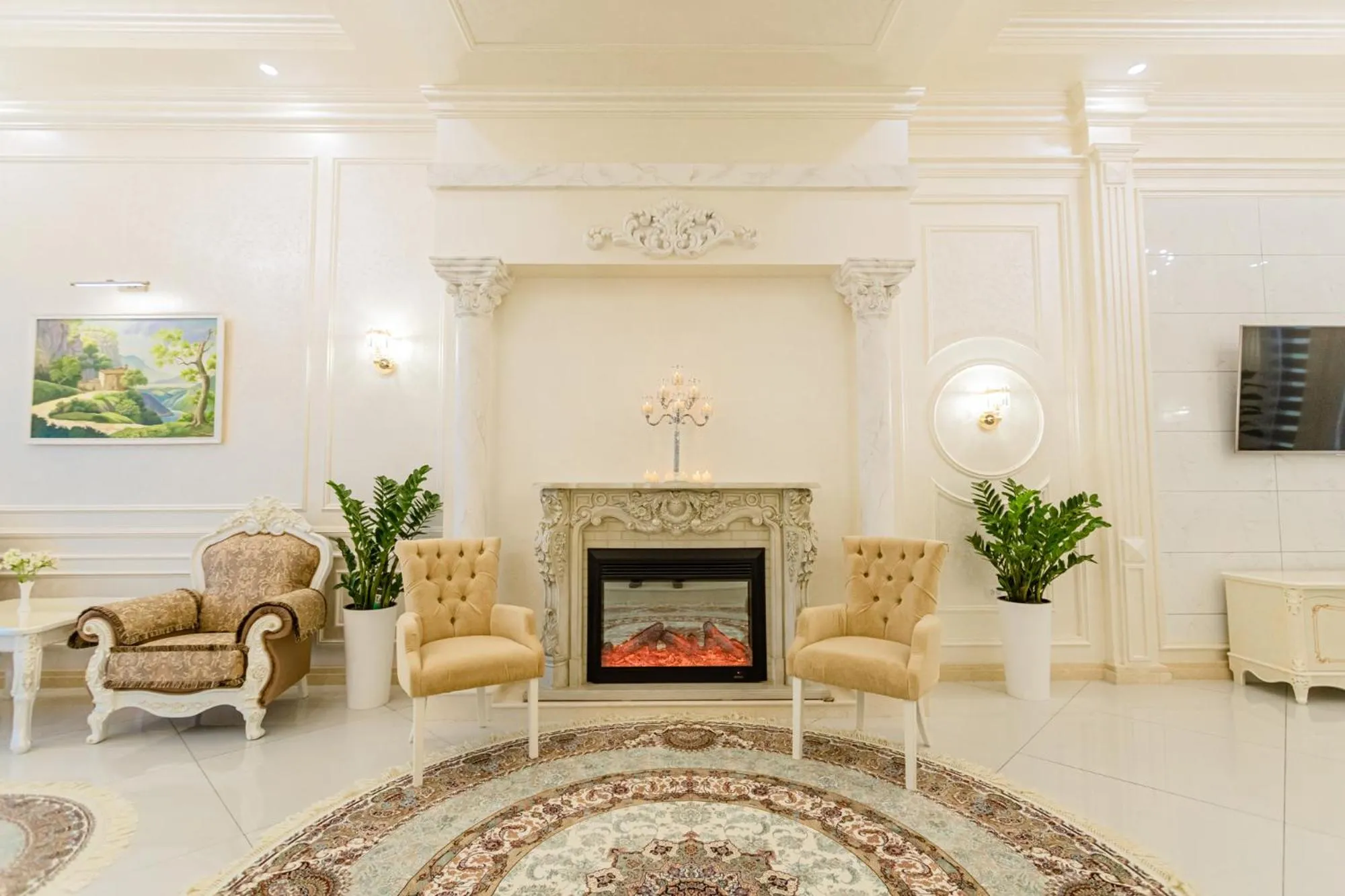 Communal lounge/ TV room in Royal Hotel Samarkand