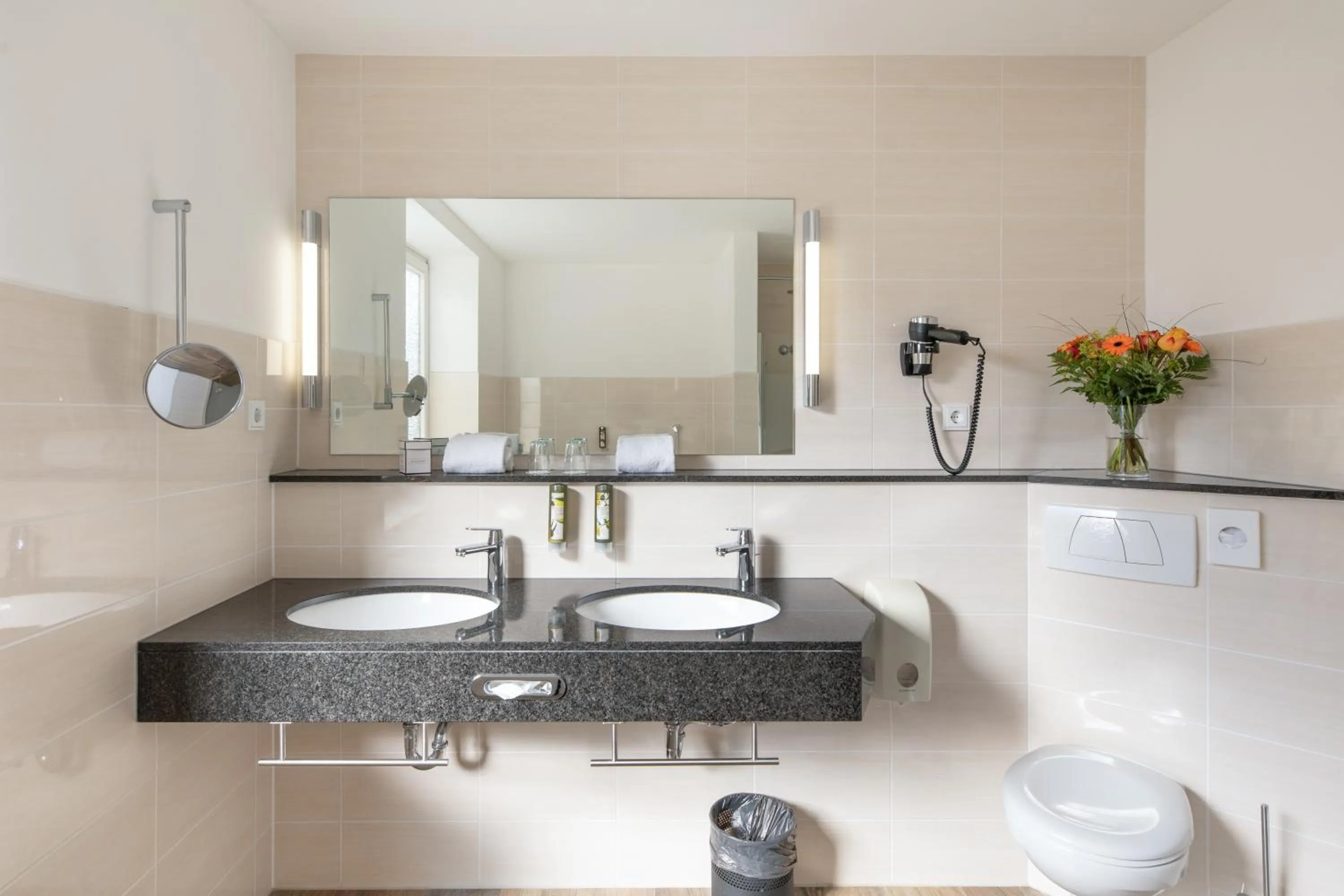 Bathroom in Concorde Hotel am Leineschloss