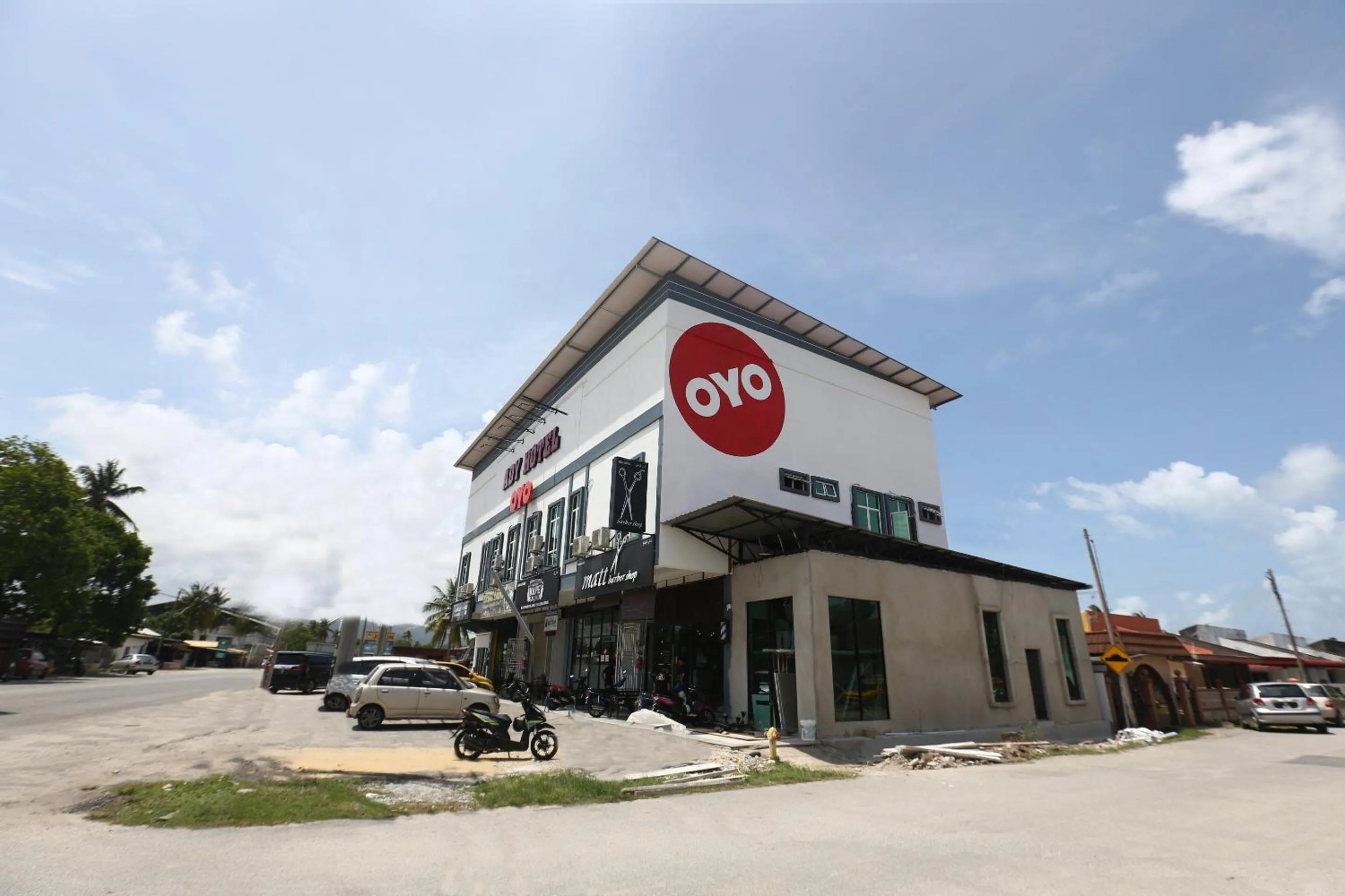 Facade/entrance in Hotel O Ady Hotel