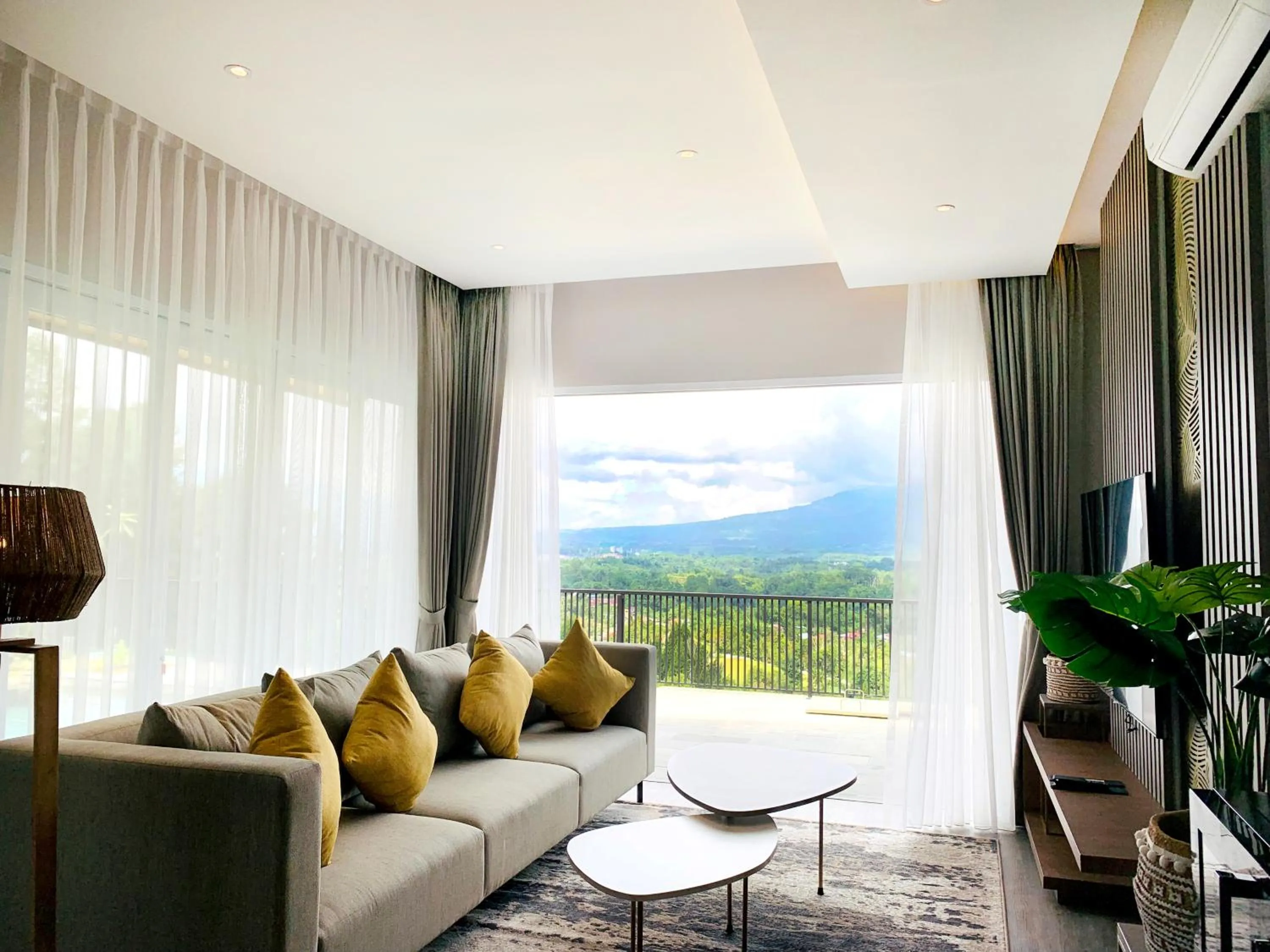 Seating area in The Balcone Suites & Resort