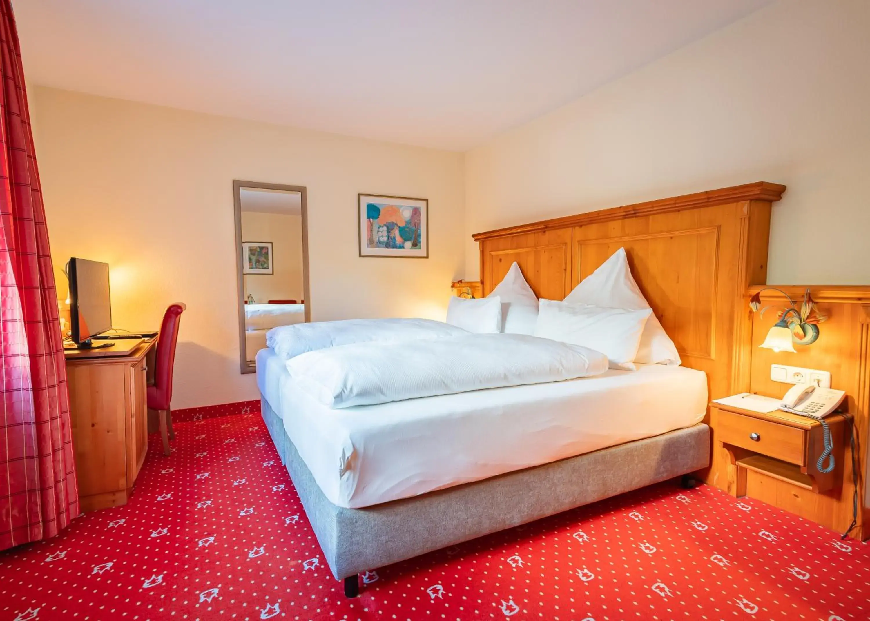 Double Room - Ground floor or basement (Dachstein) in Alpenhotel Kronprinz Double Room - Ground floor or basement (Dachstein) in Alpenhotel Kronprinz